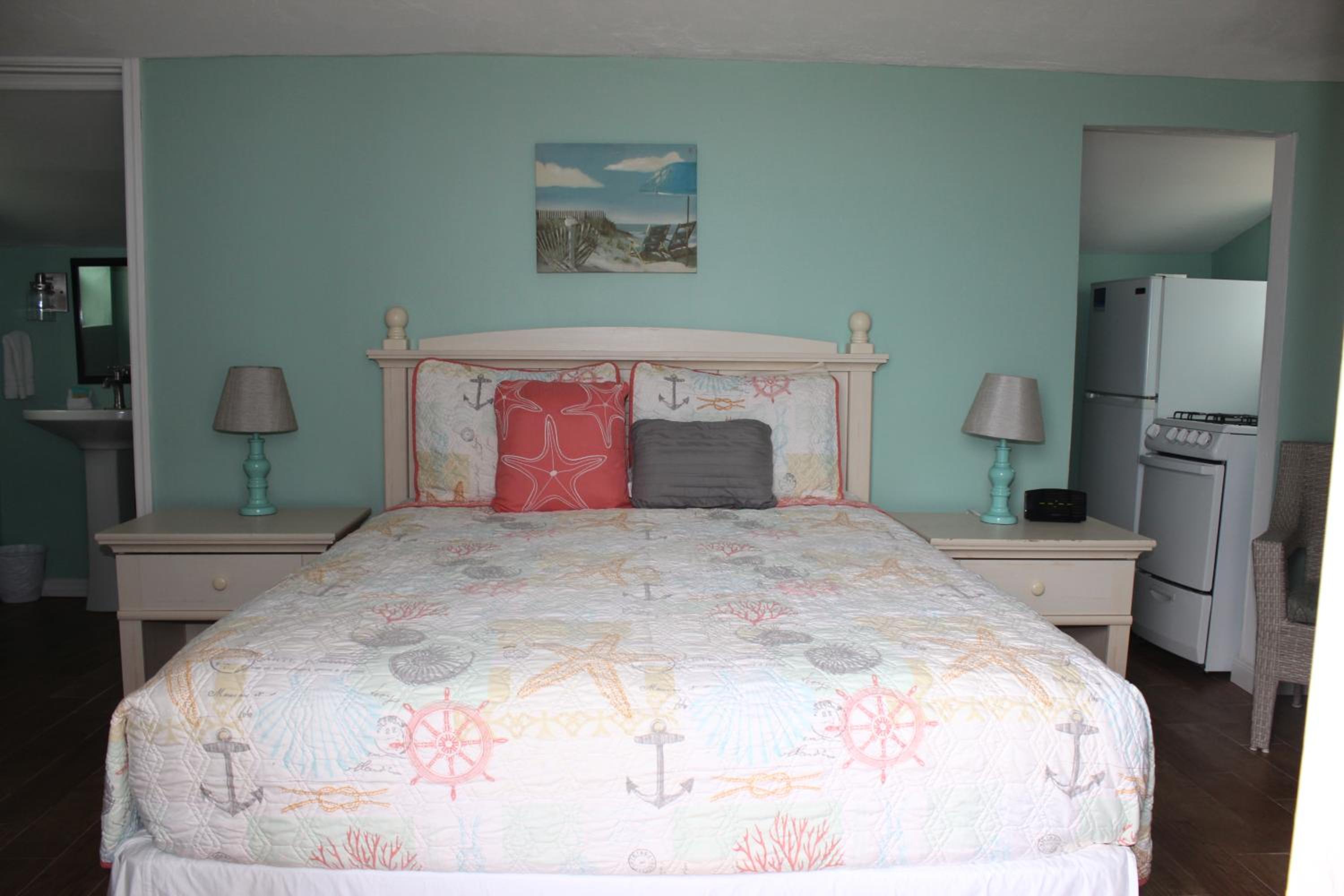 Cottage with Ocean Front - Photo 8