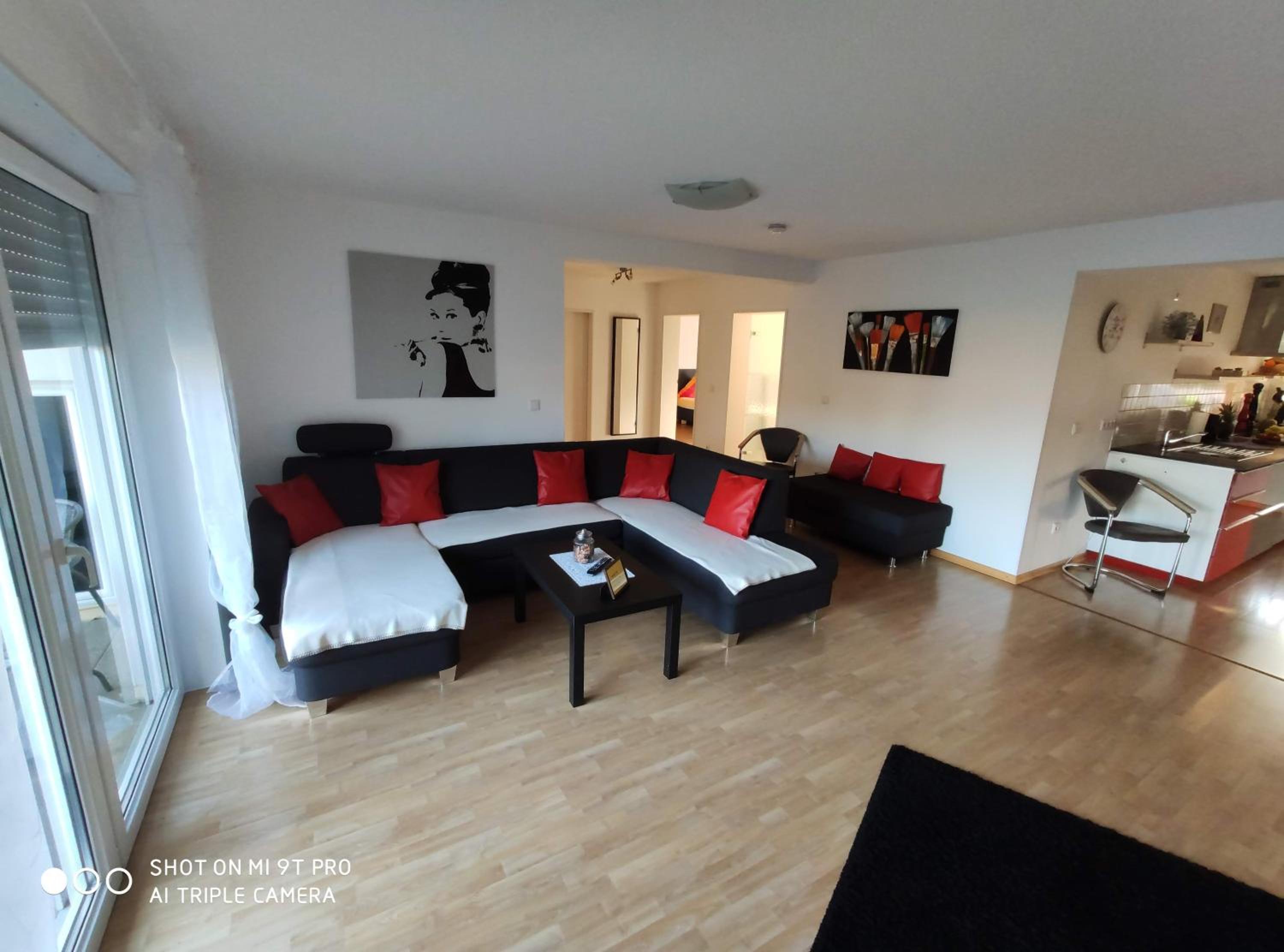 Two-Bedroom Apartment and Balcony photo 3