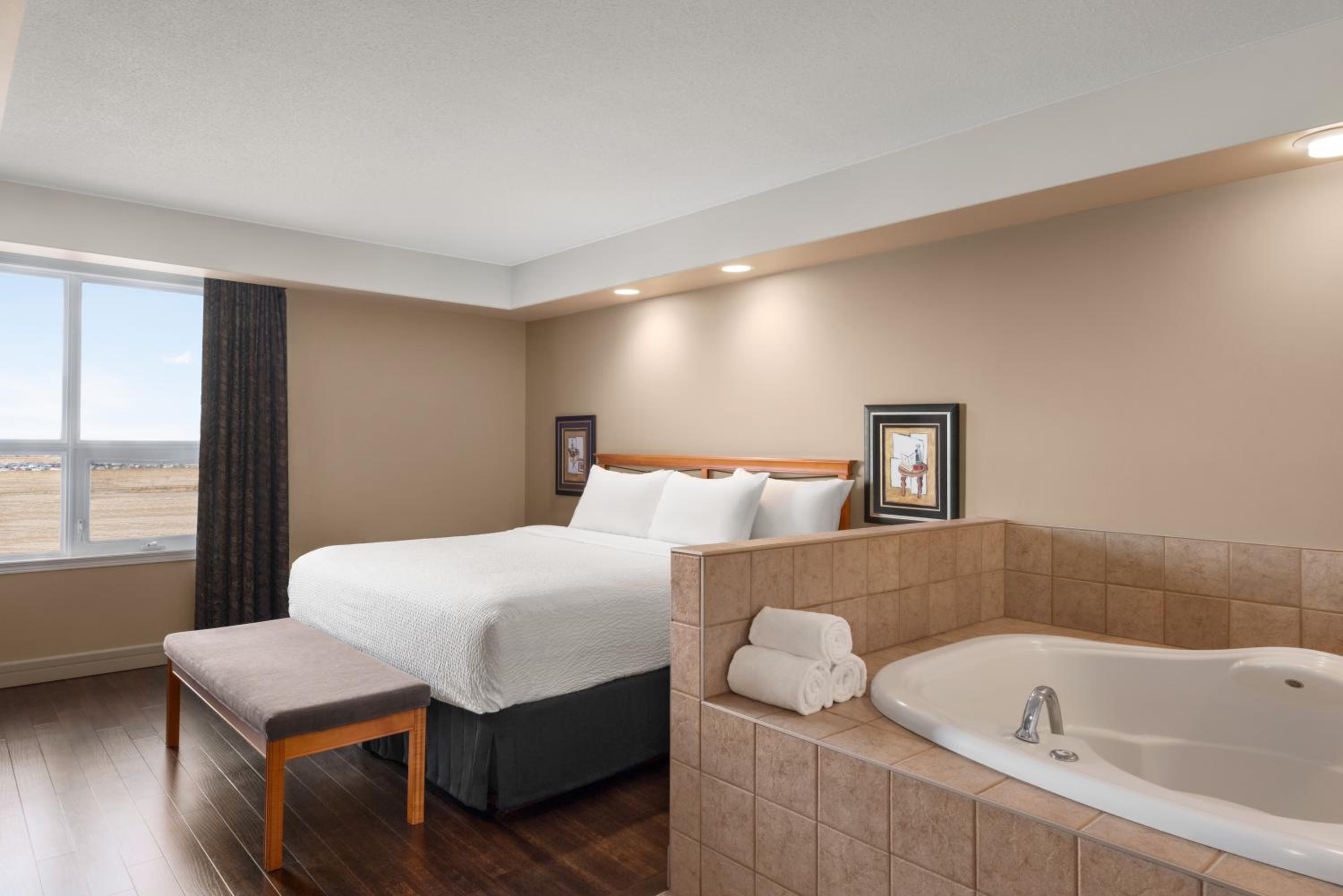1 King Bed, One-Bedroom, Presidential Suite, Non-Smoking