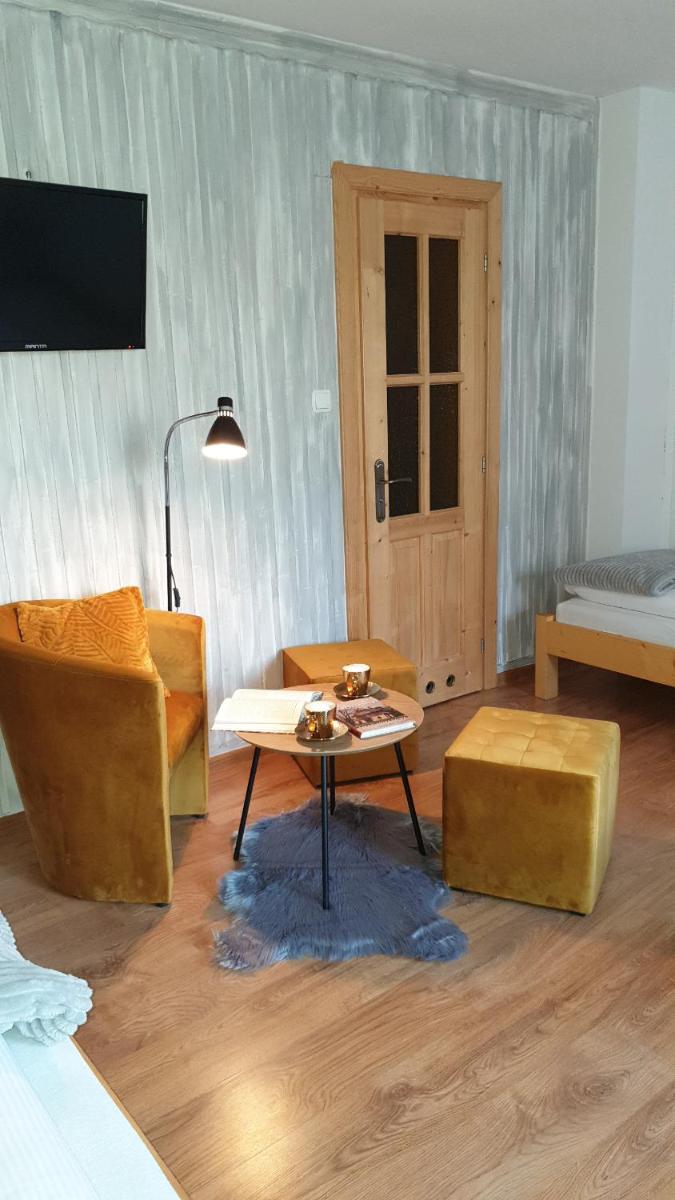 Quadruple Room with Bathroom - Photo 1