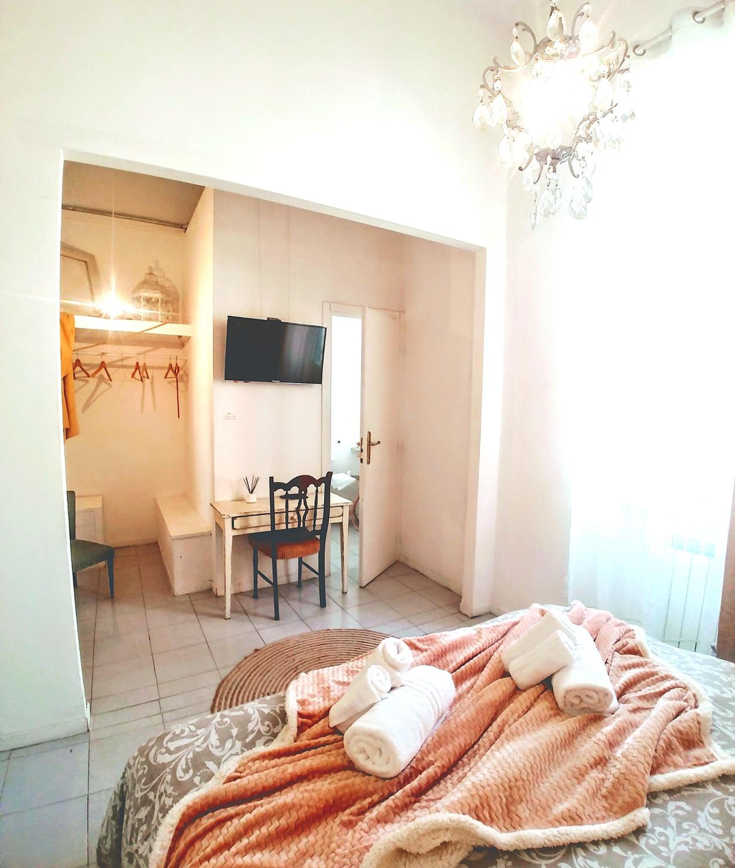 Double Room with Private Bathroom photo 3