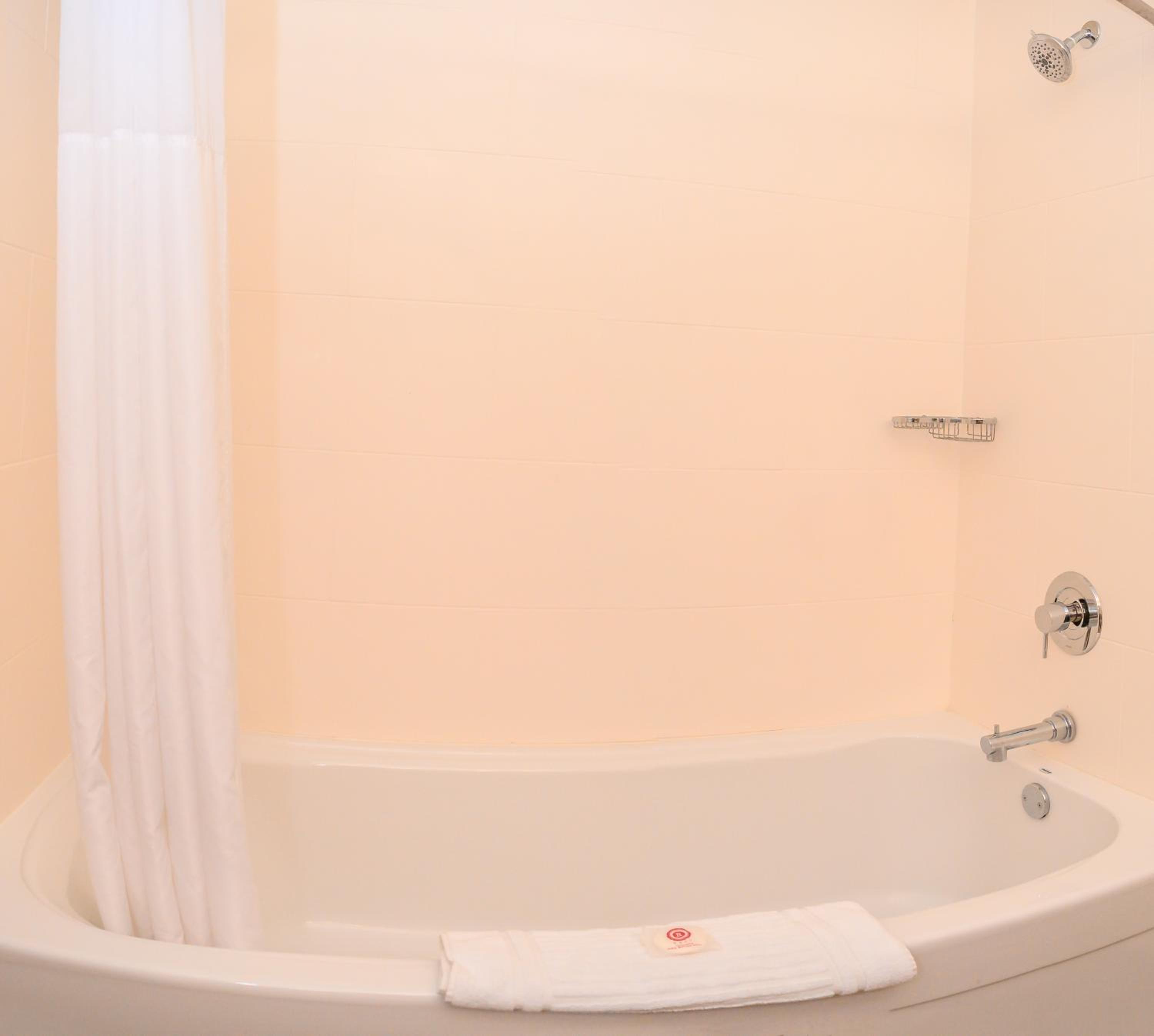 King Suite - Non-Smoking - Photo 3