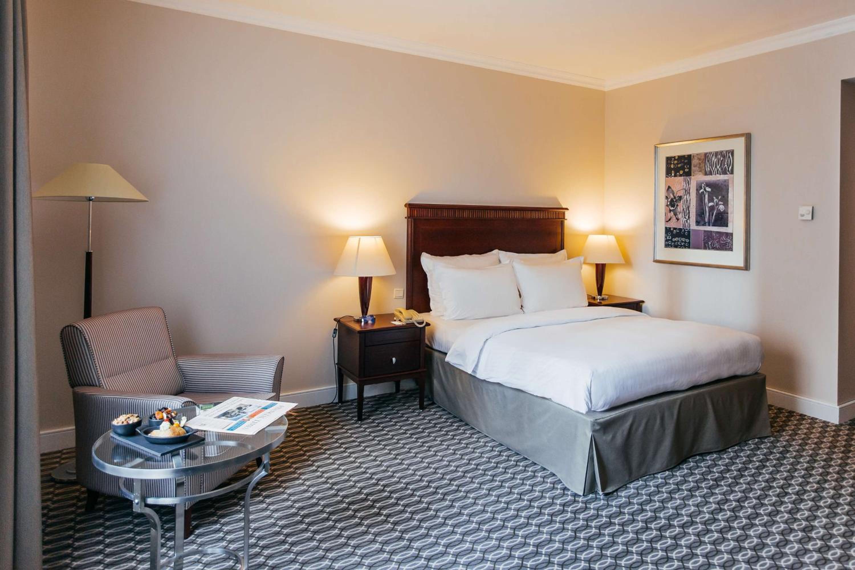 Superior Room with View - Photo 6