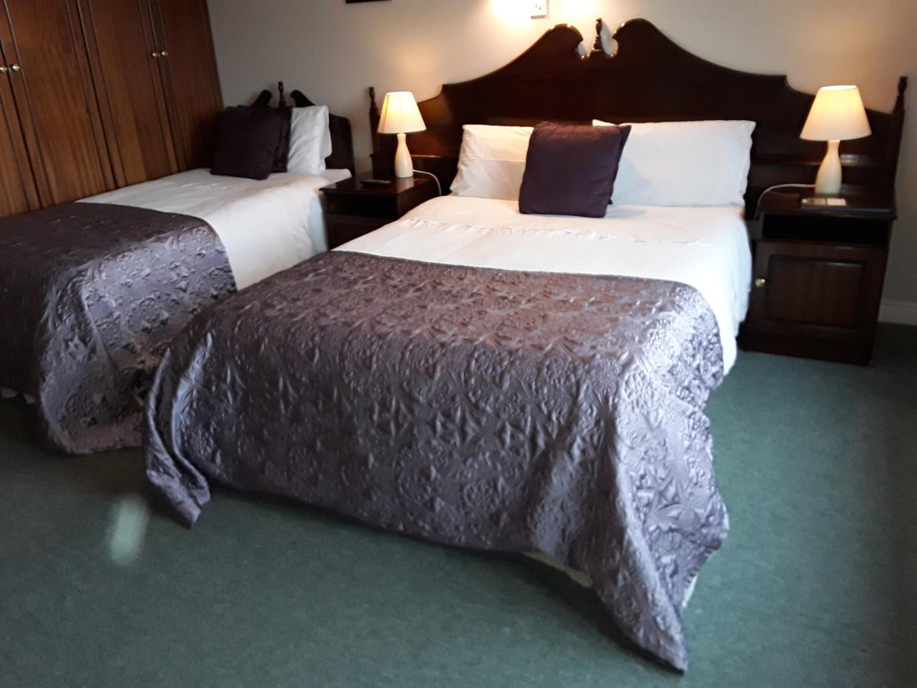 Twin Room - Photo 17