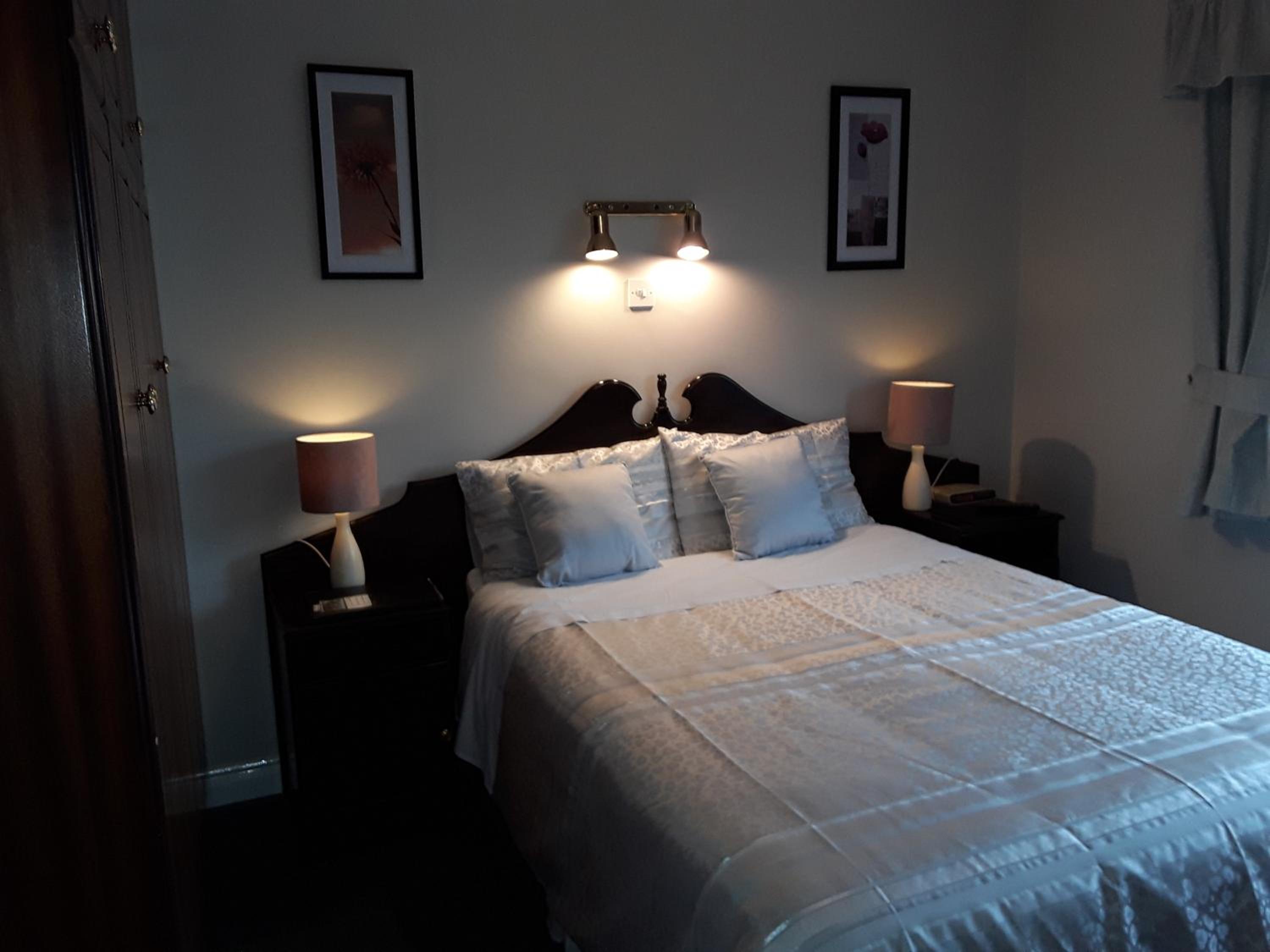 Double Room - Photo 13