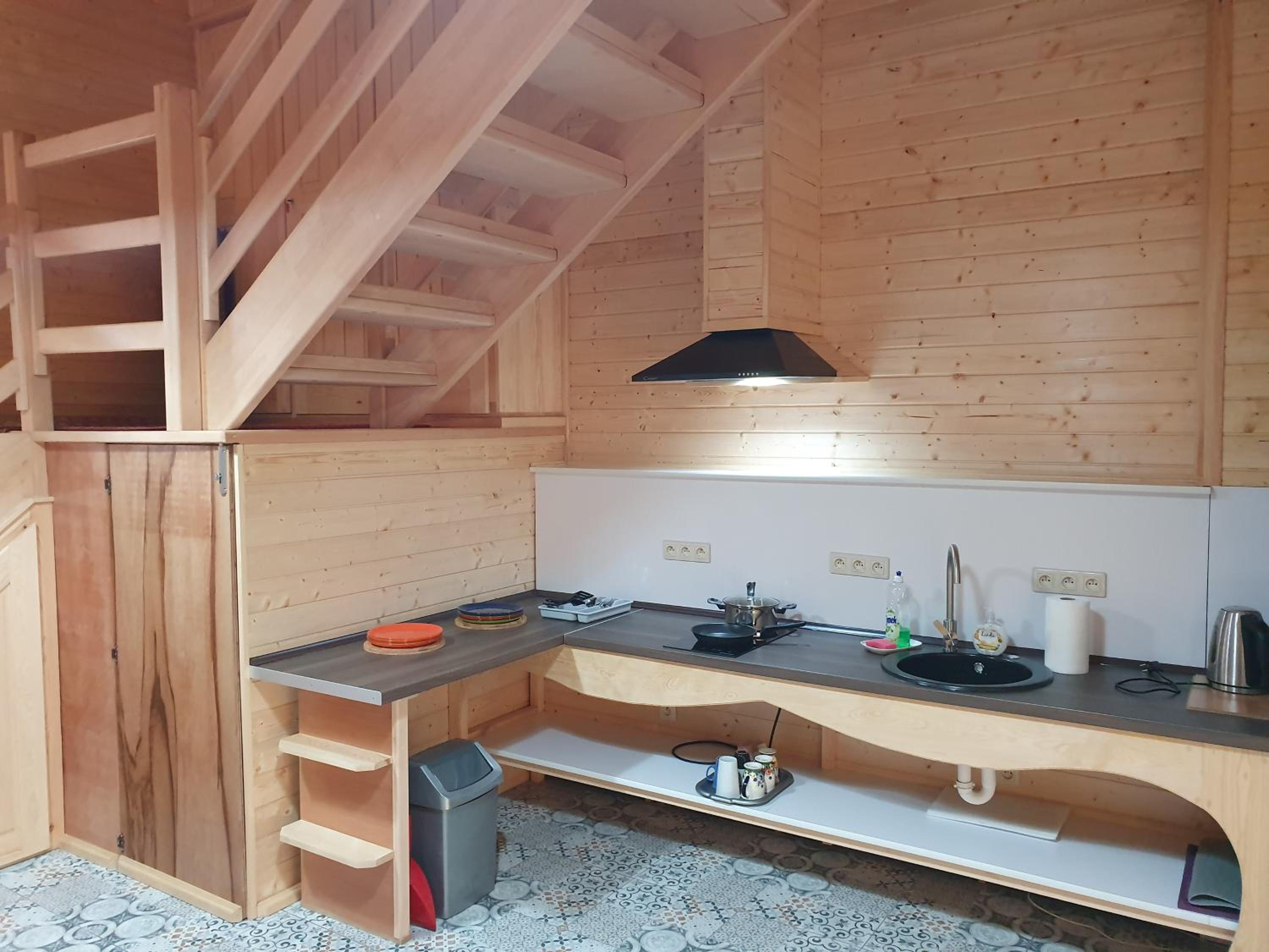 Quadruple Room with Bathroom - Photo 15