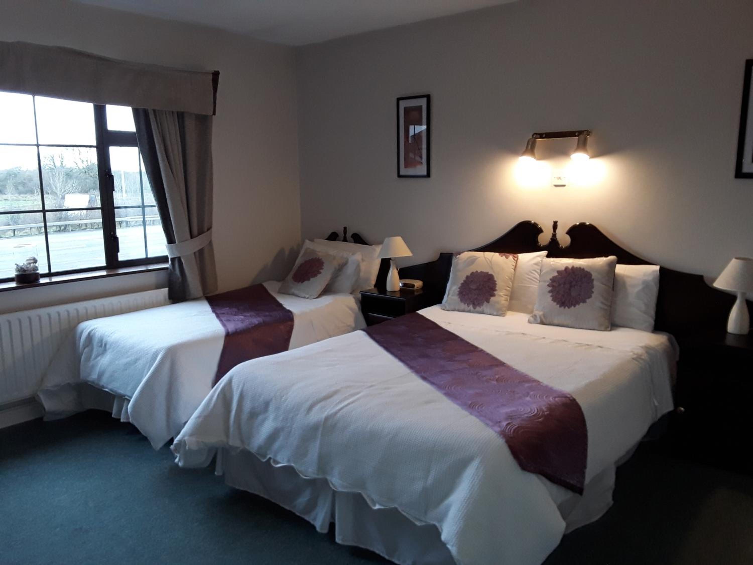 Twin Room - Photo 14