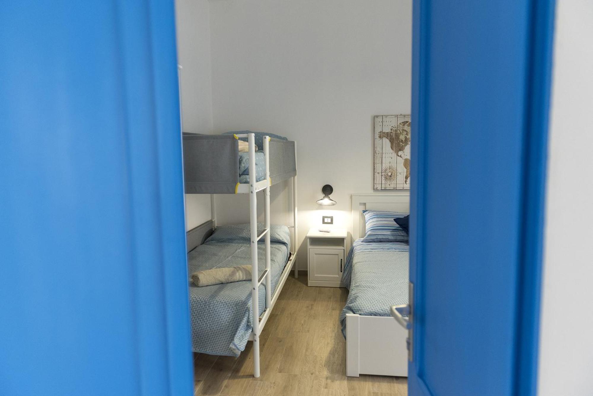 Quadruple Room with Private Bathroom photo 3