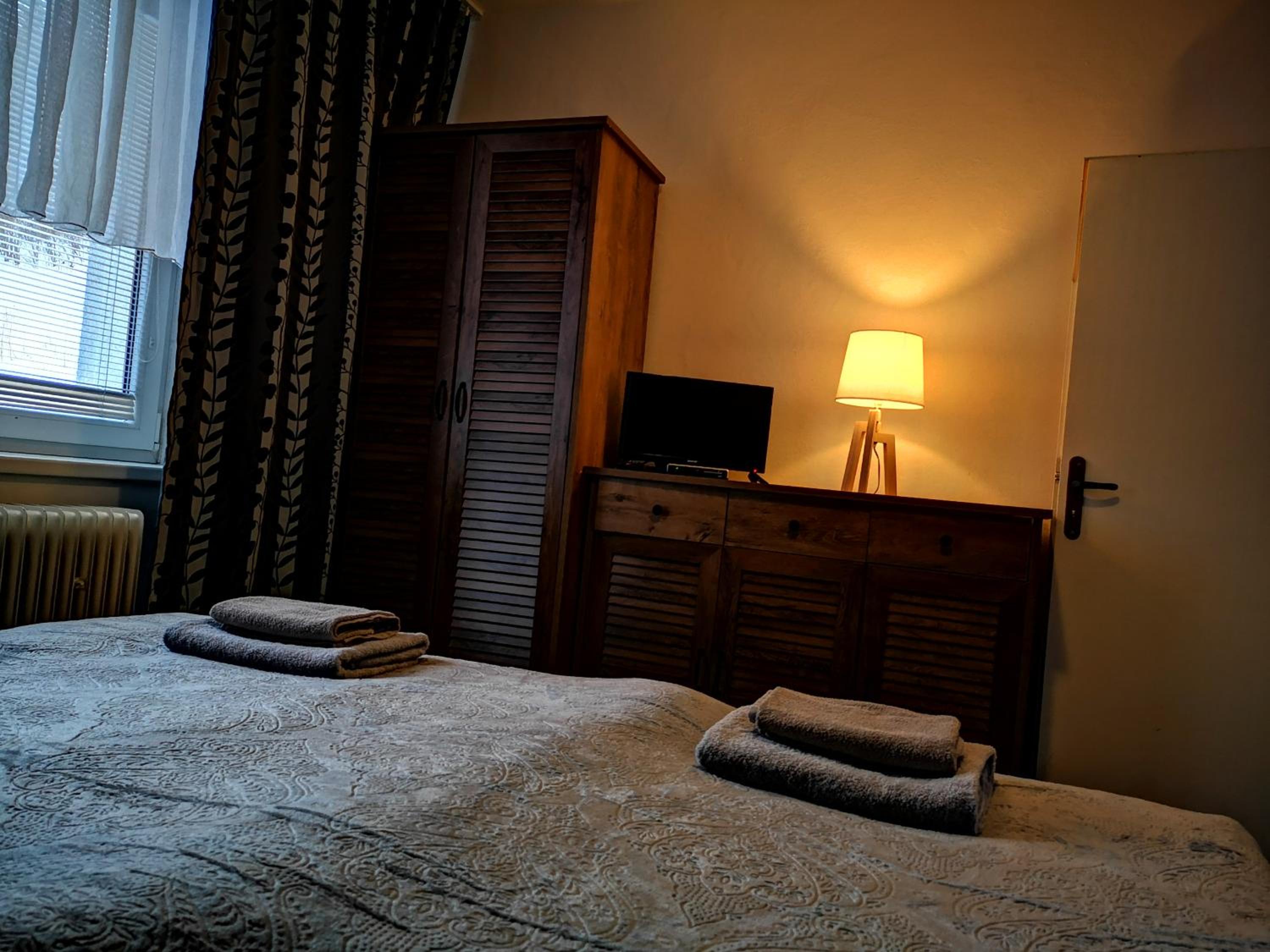 Standard Quadruple Room - Photo 4