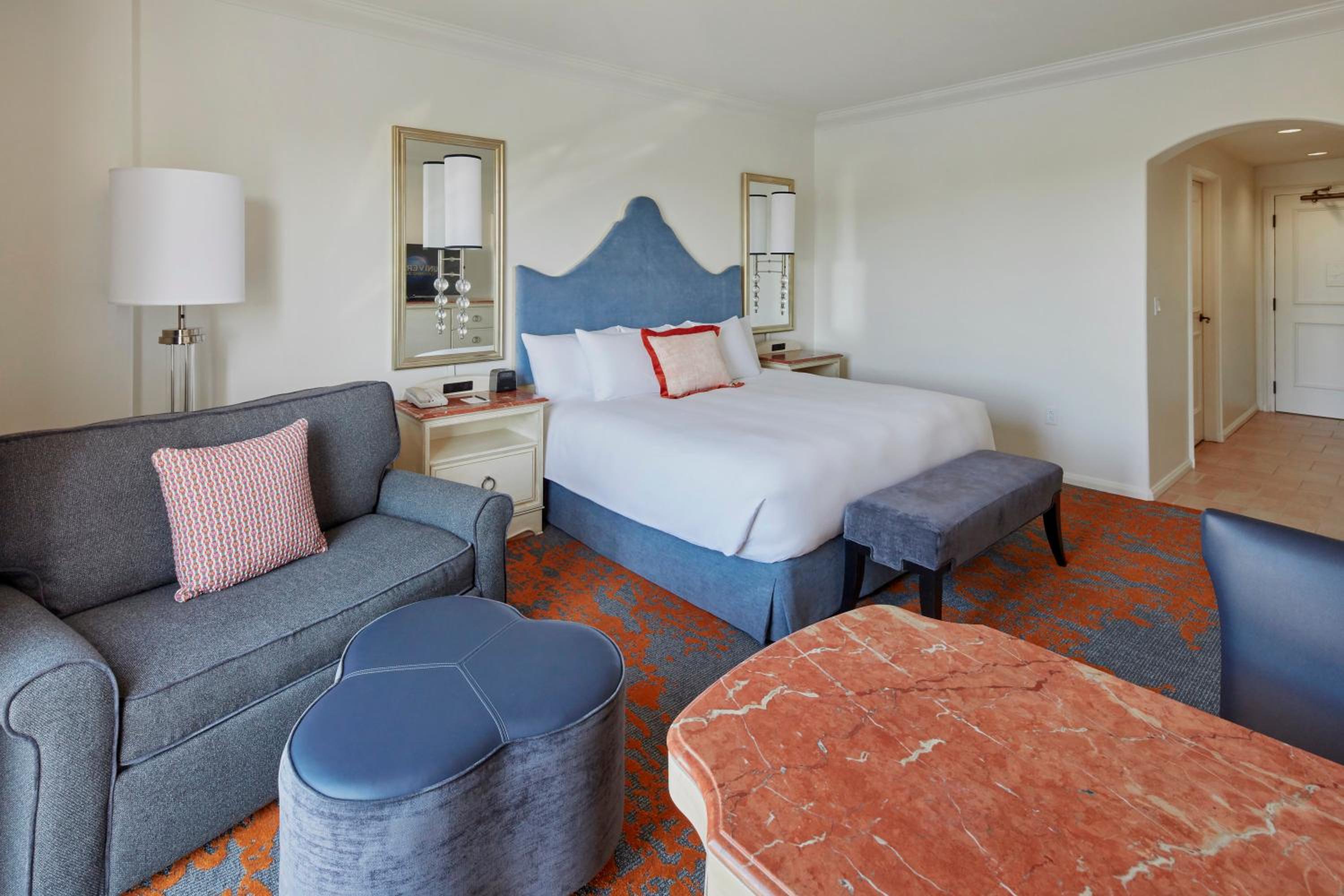 Garden View Room - King Bed (Includes FREE^ Universal Express Unlimited)