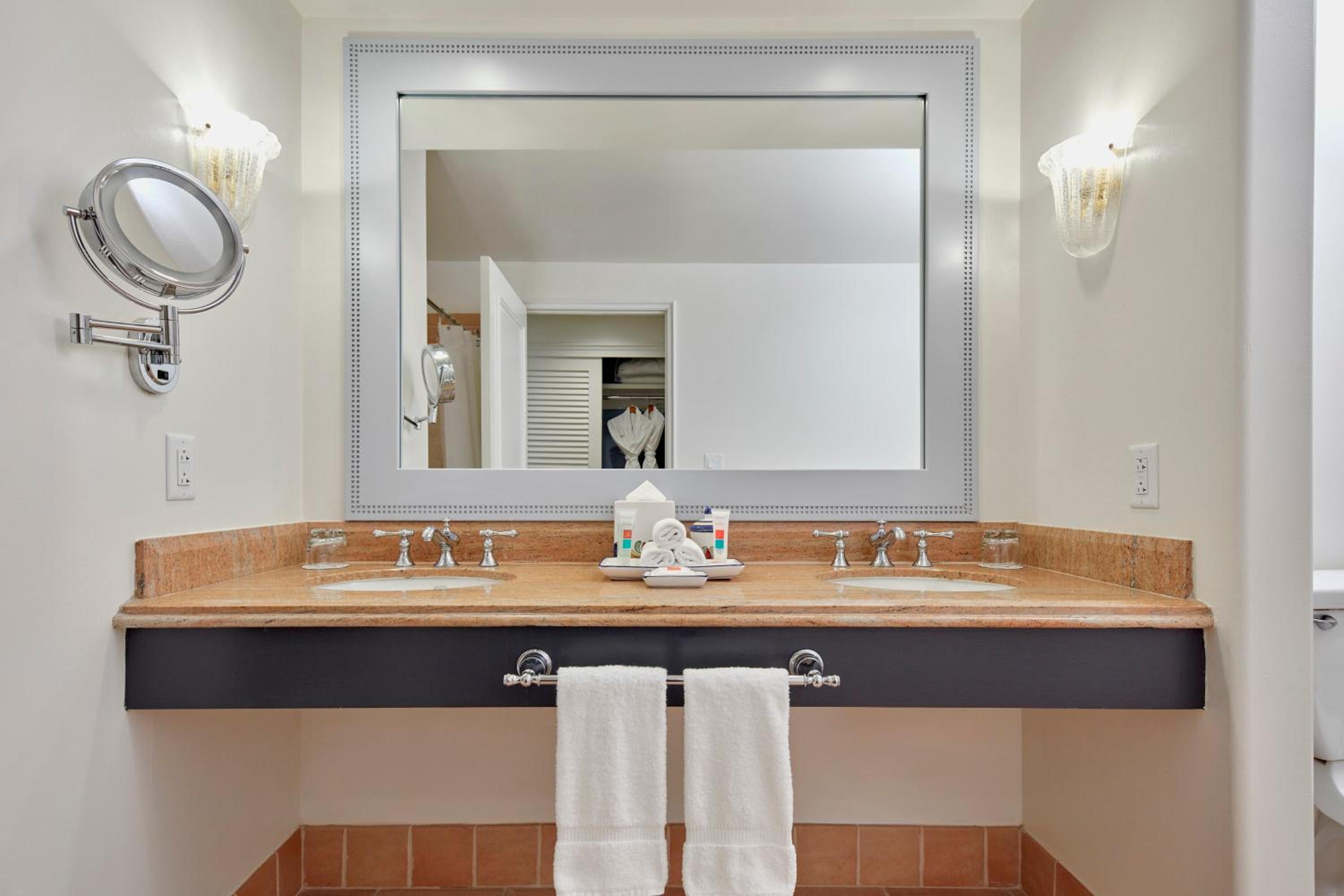 Garden View Room - Two Queen Beds (Includes FREE^ Universal Express Unlimited)