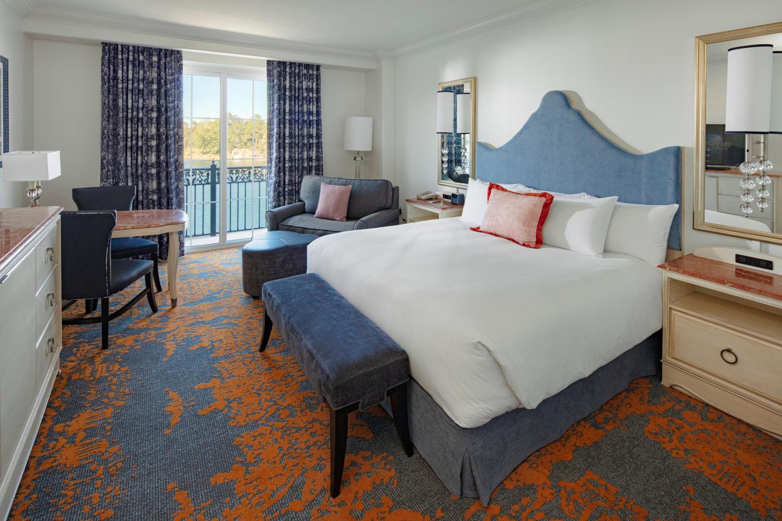 Deluxe King Room (Includes FREE^ Universal Express Unlimited)