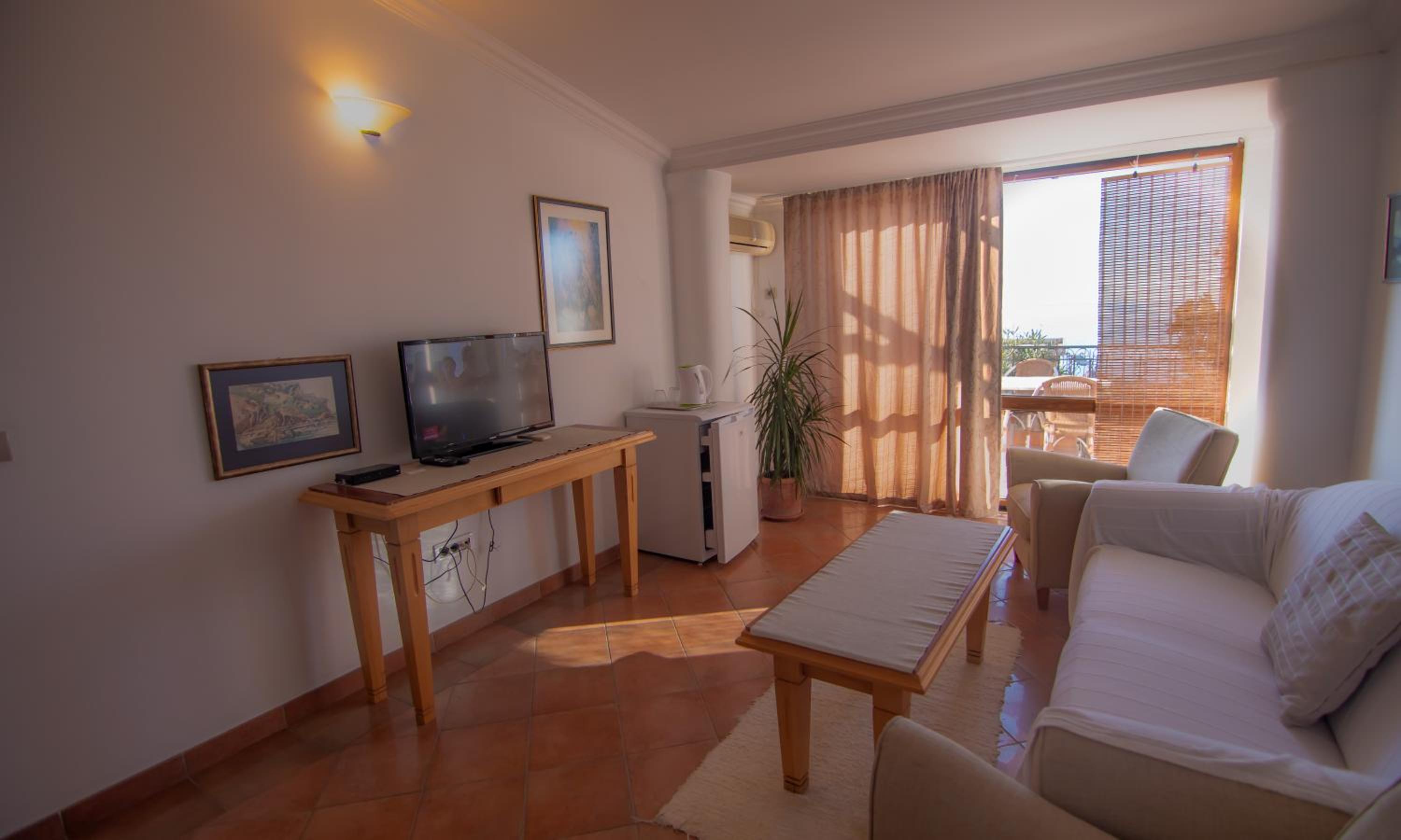 Suite with Sea View - Photo 12