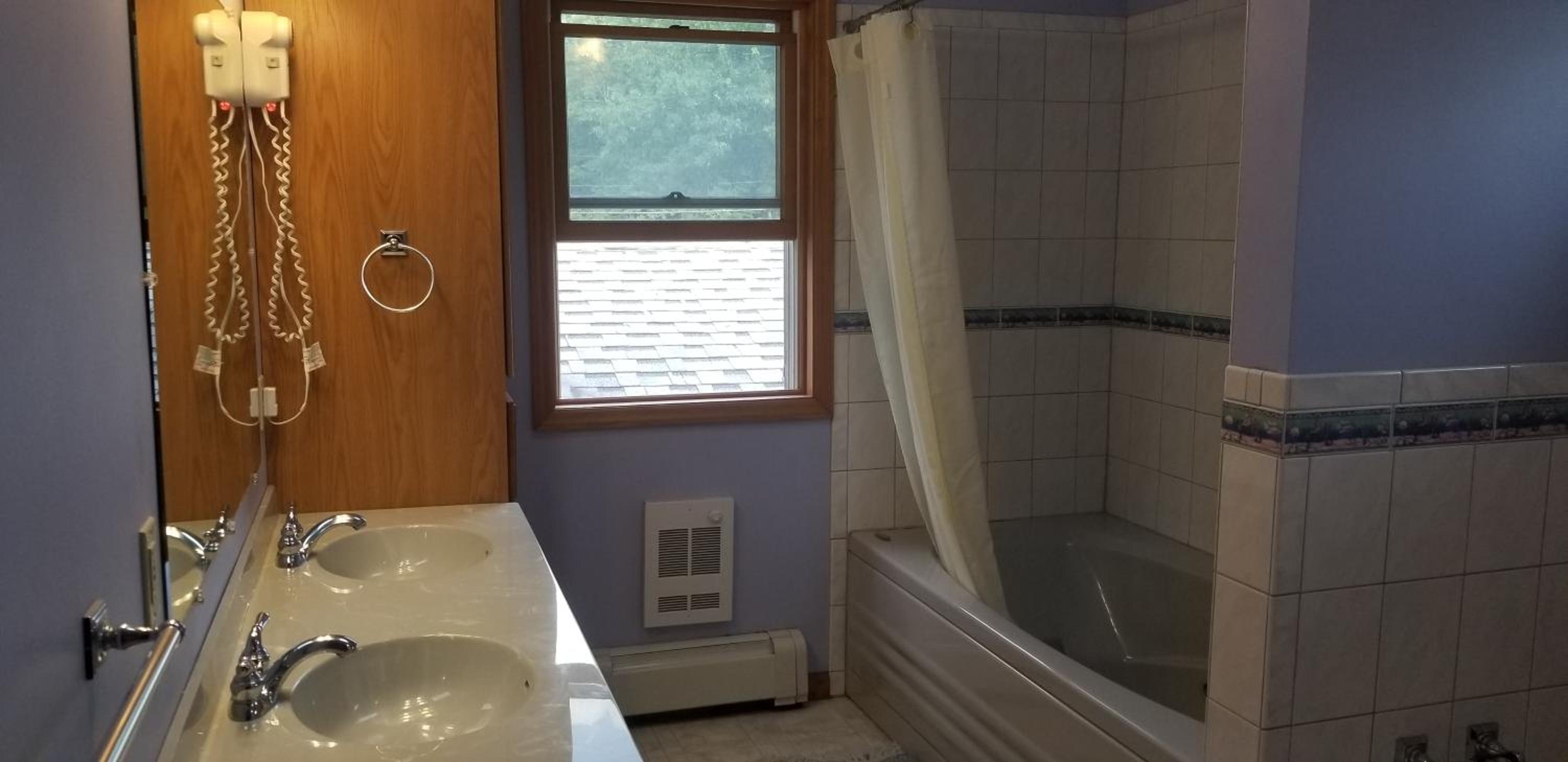 Three-Bedroom House photo 2