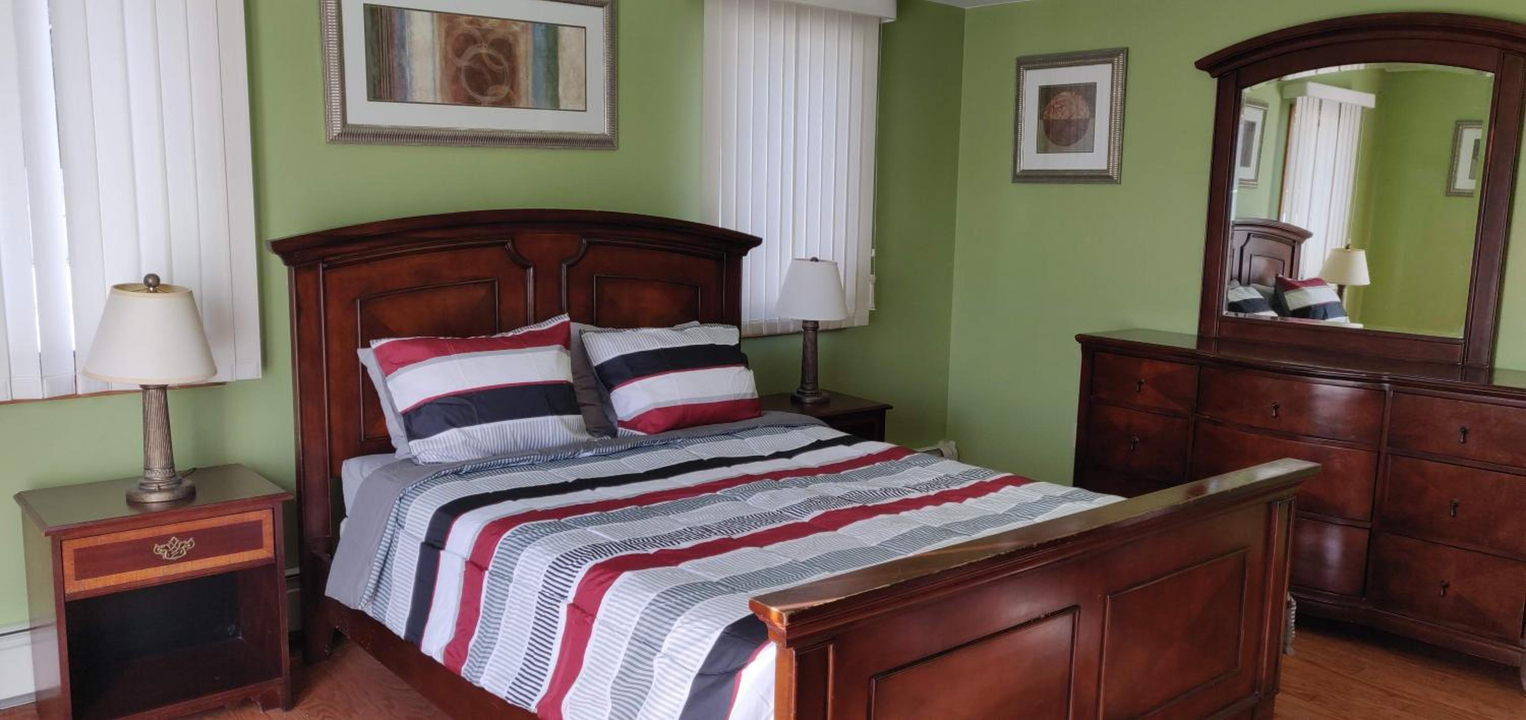 Three-Bedroom House photo 3