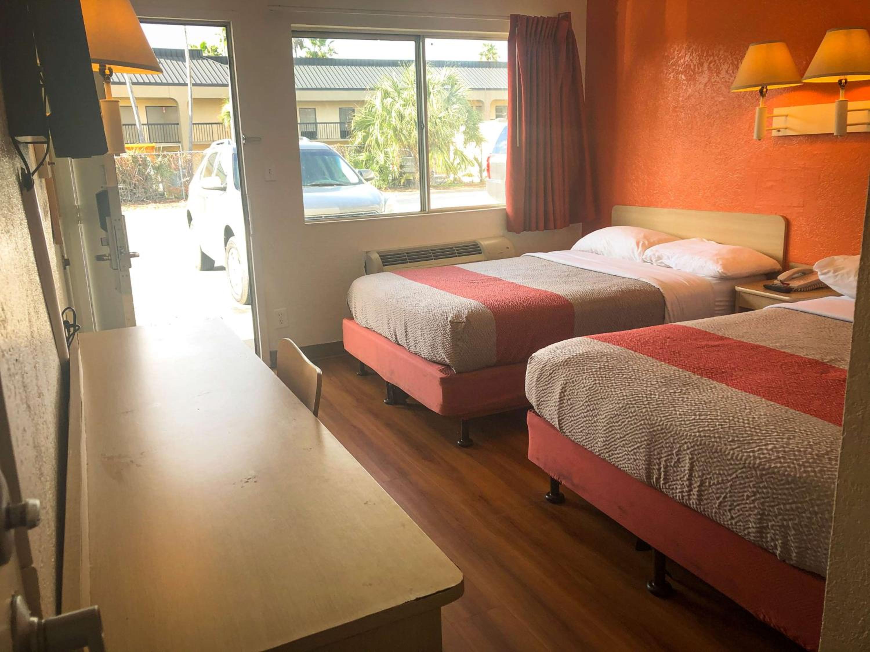 Quadruple Room - Photo 1