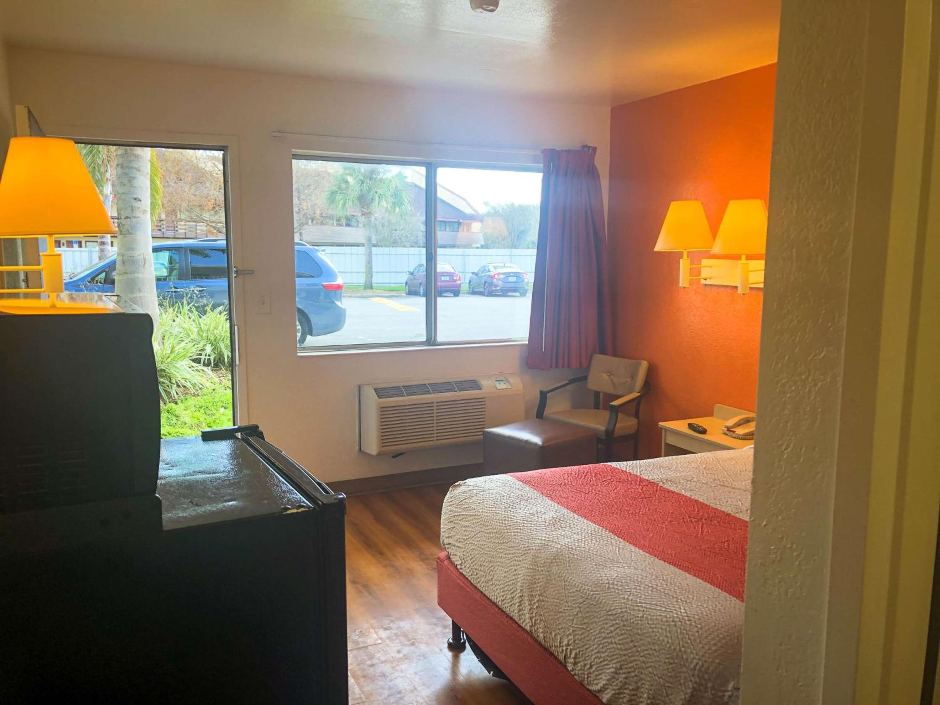 Double Room - Disability Access - Non-Smoking - Photo 11