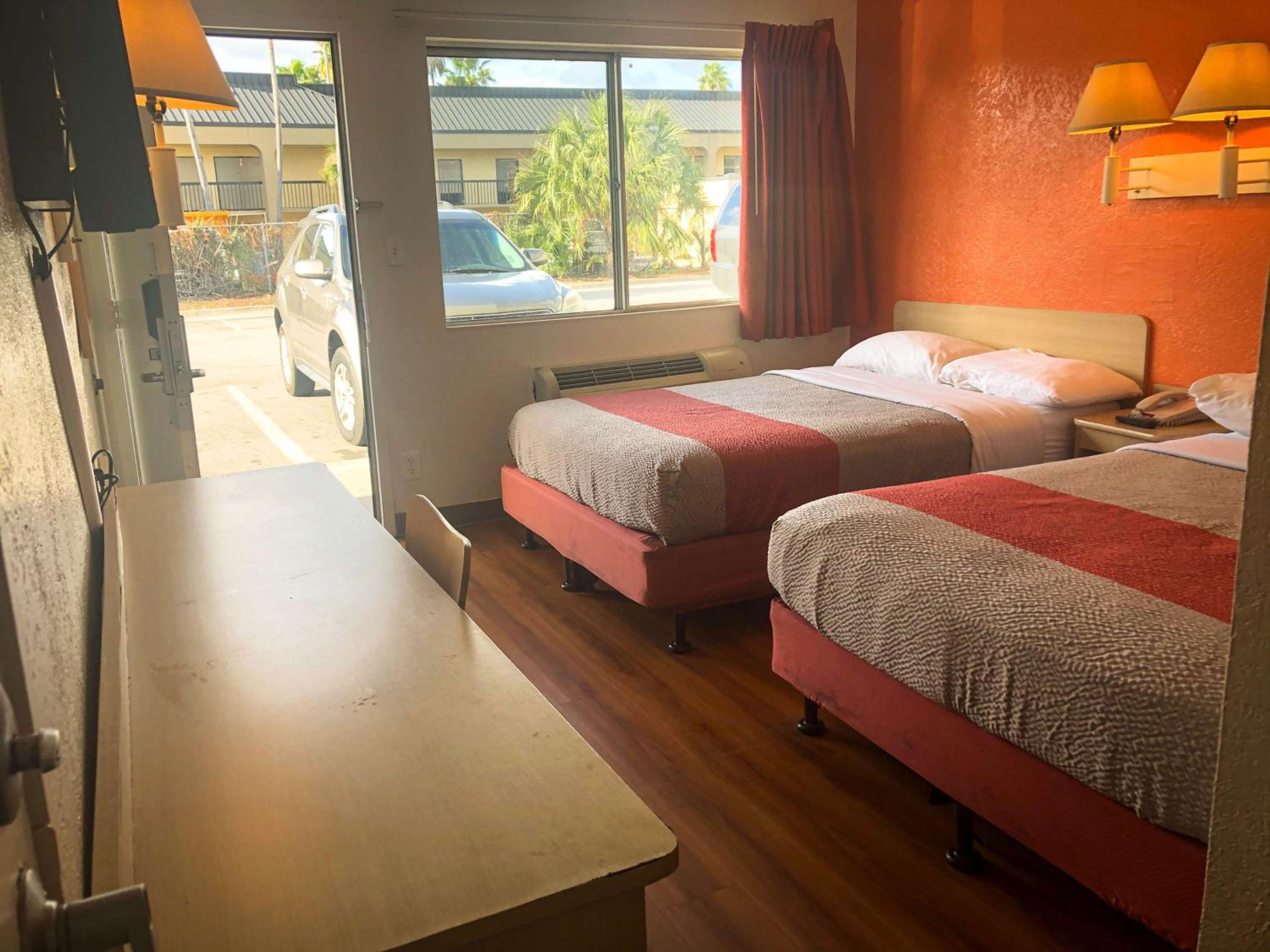 Quadruple Room - Photo 5