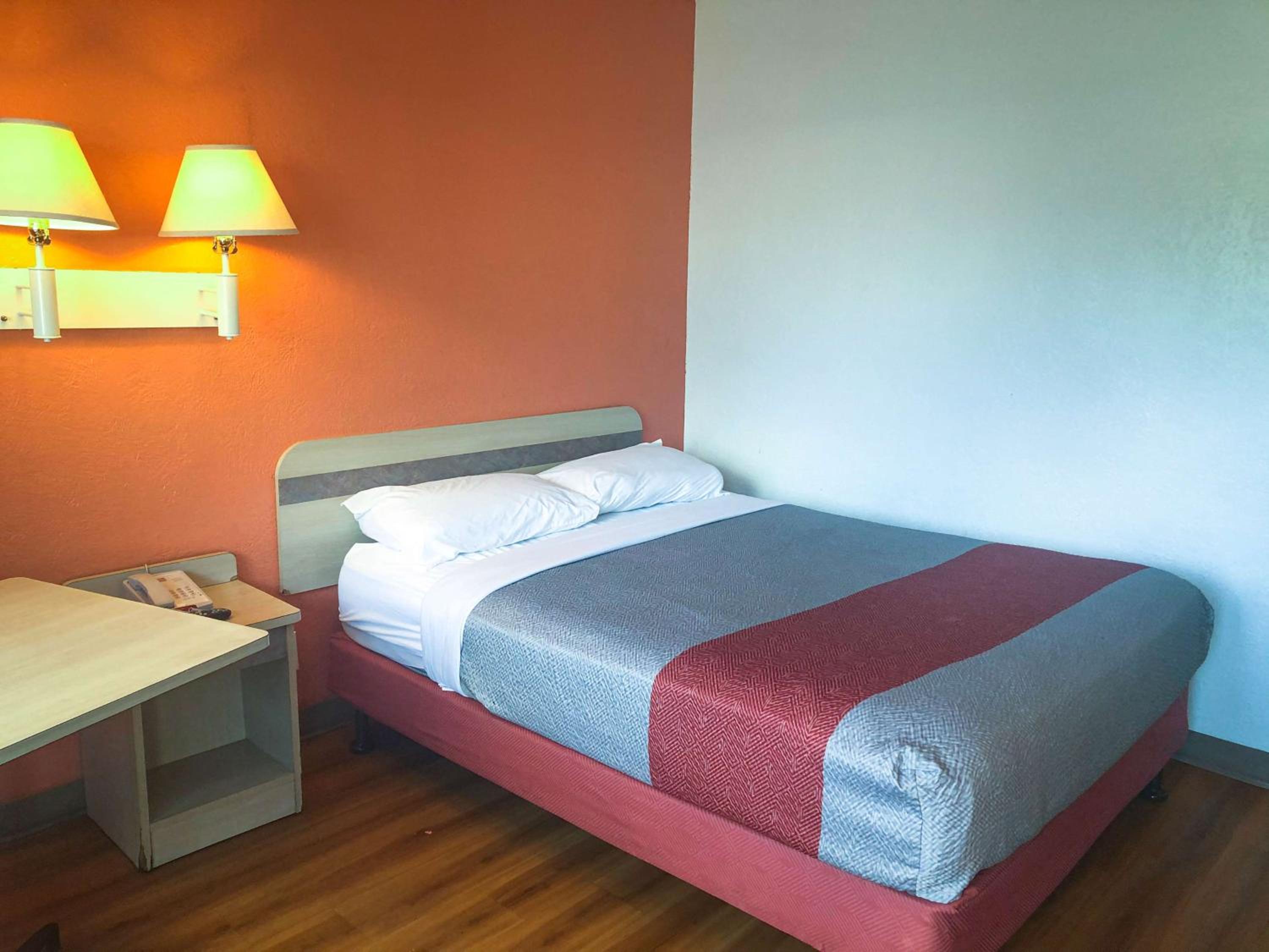 Double Room - Disability Access - Non-Smoking - Photo 8