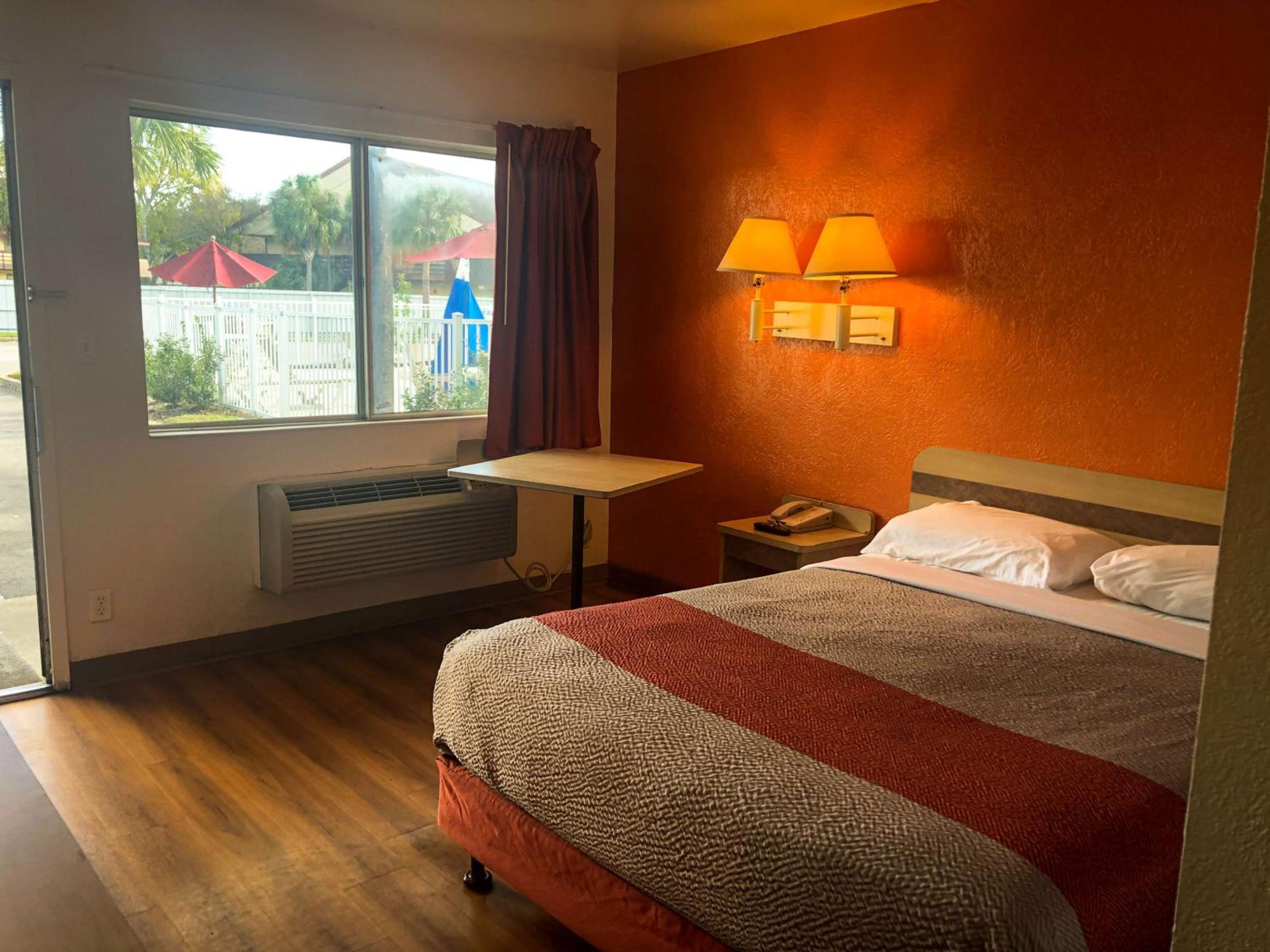 Double Room - Disability Access - Non-Smoking - Photo 6