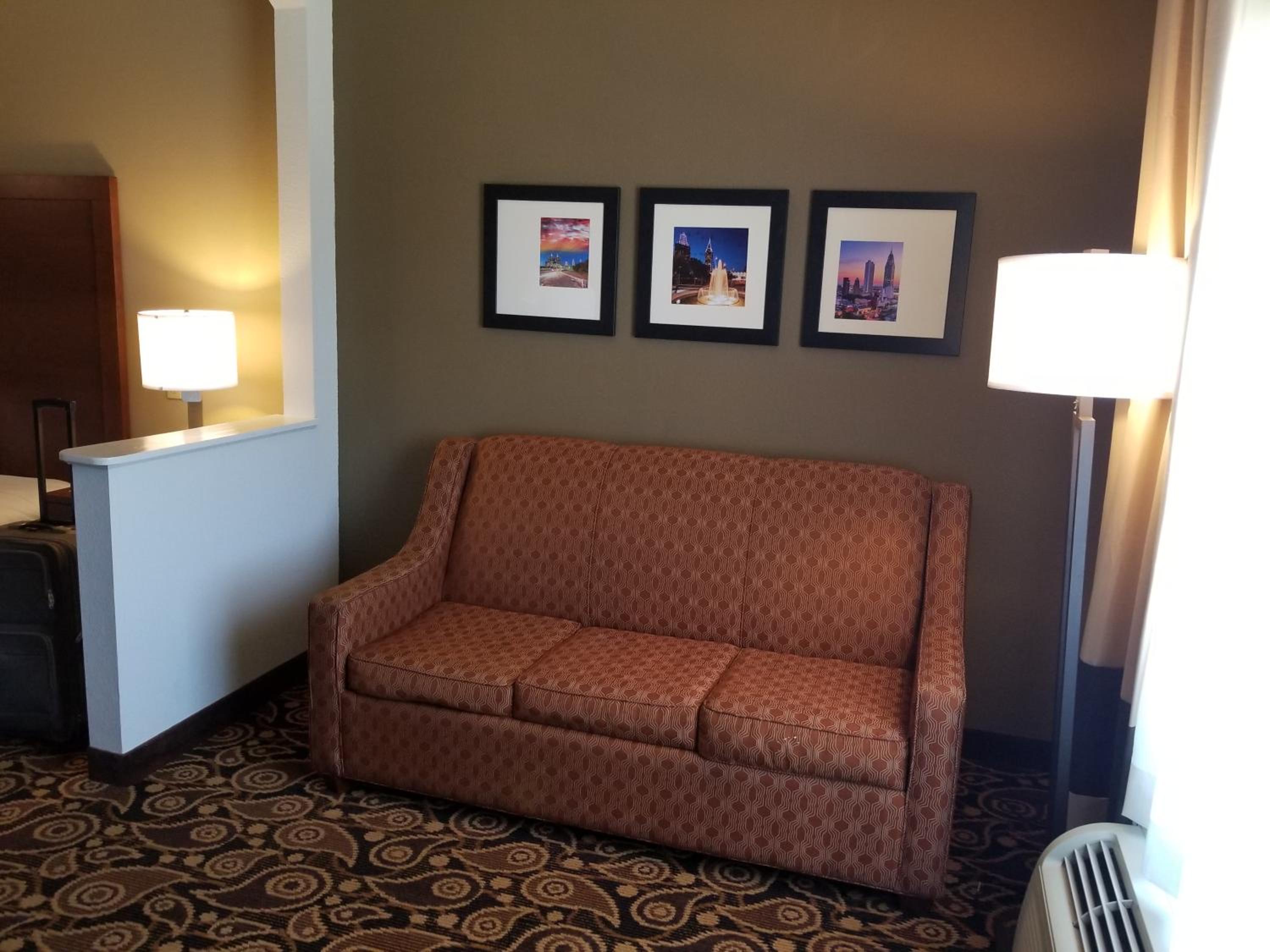 King Suite - Non-Smoking - Photo 4