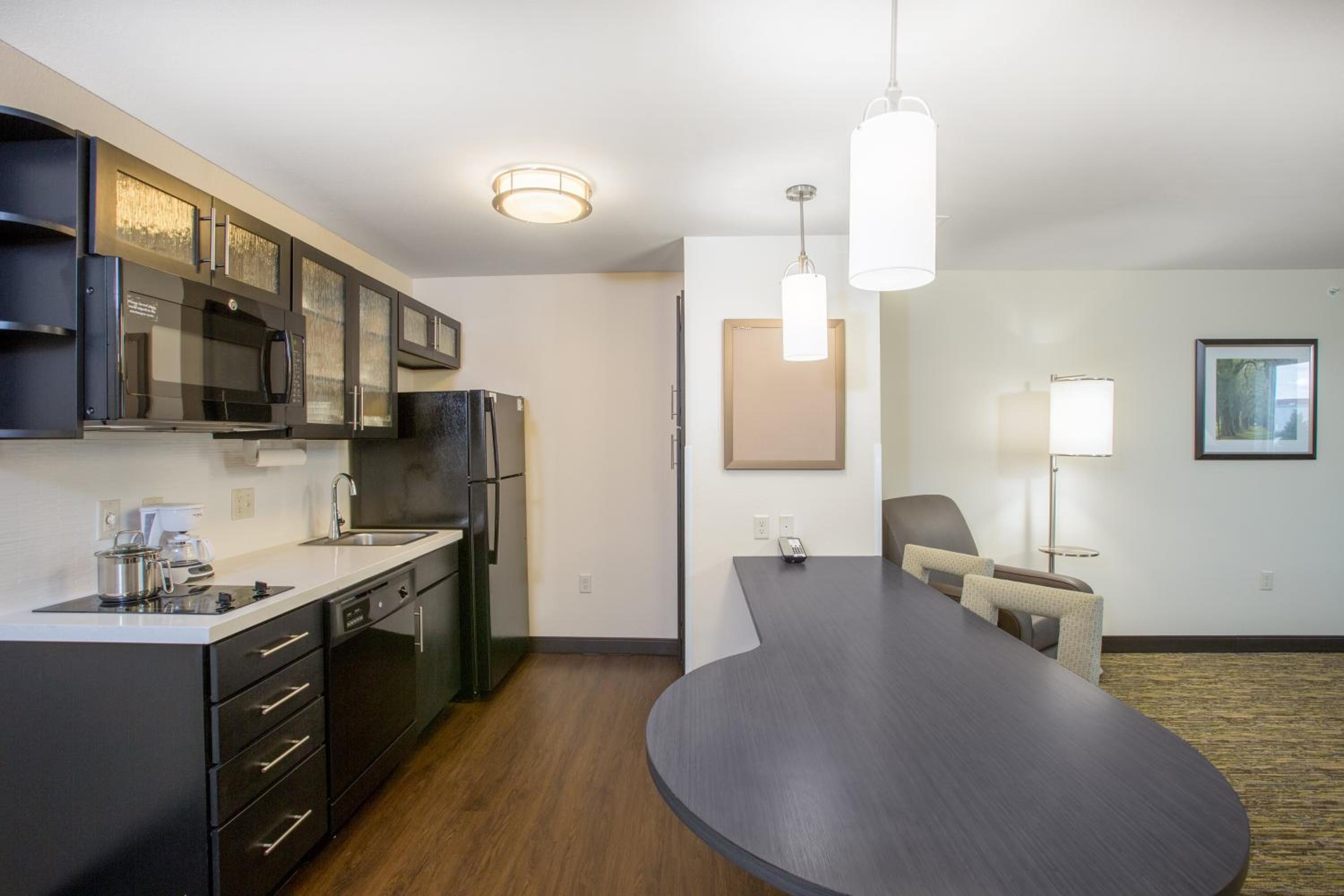 One-Bedroom King Suite photo 2