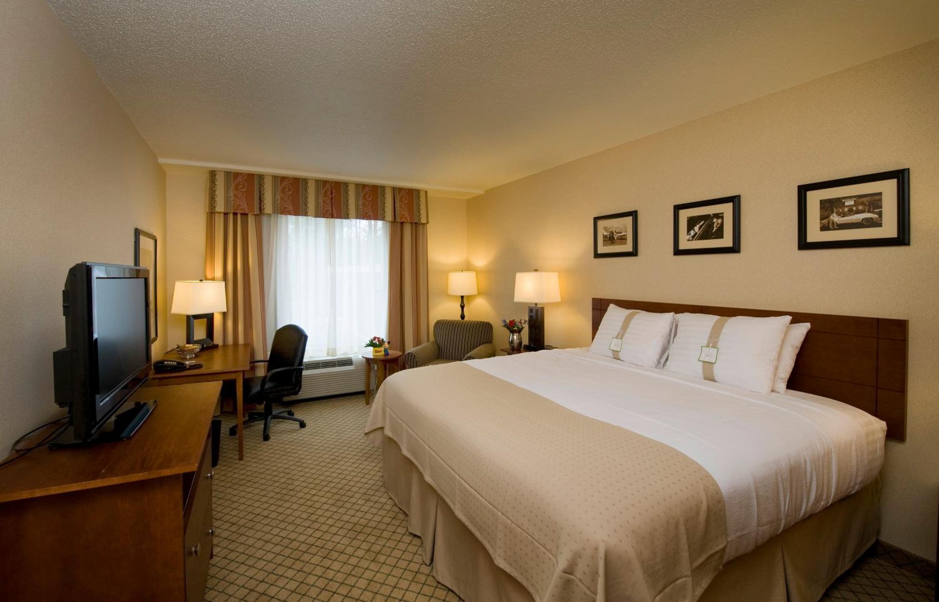 Standard King Room - Photo 1