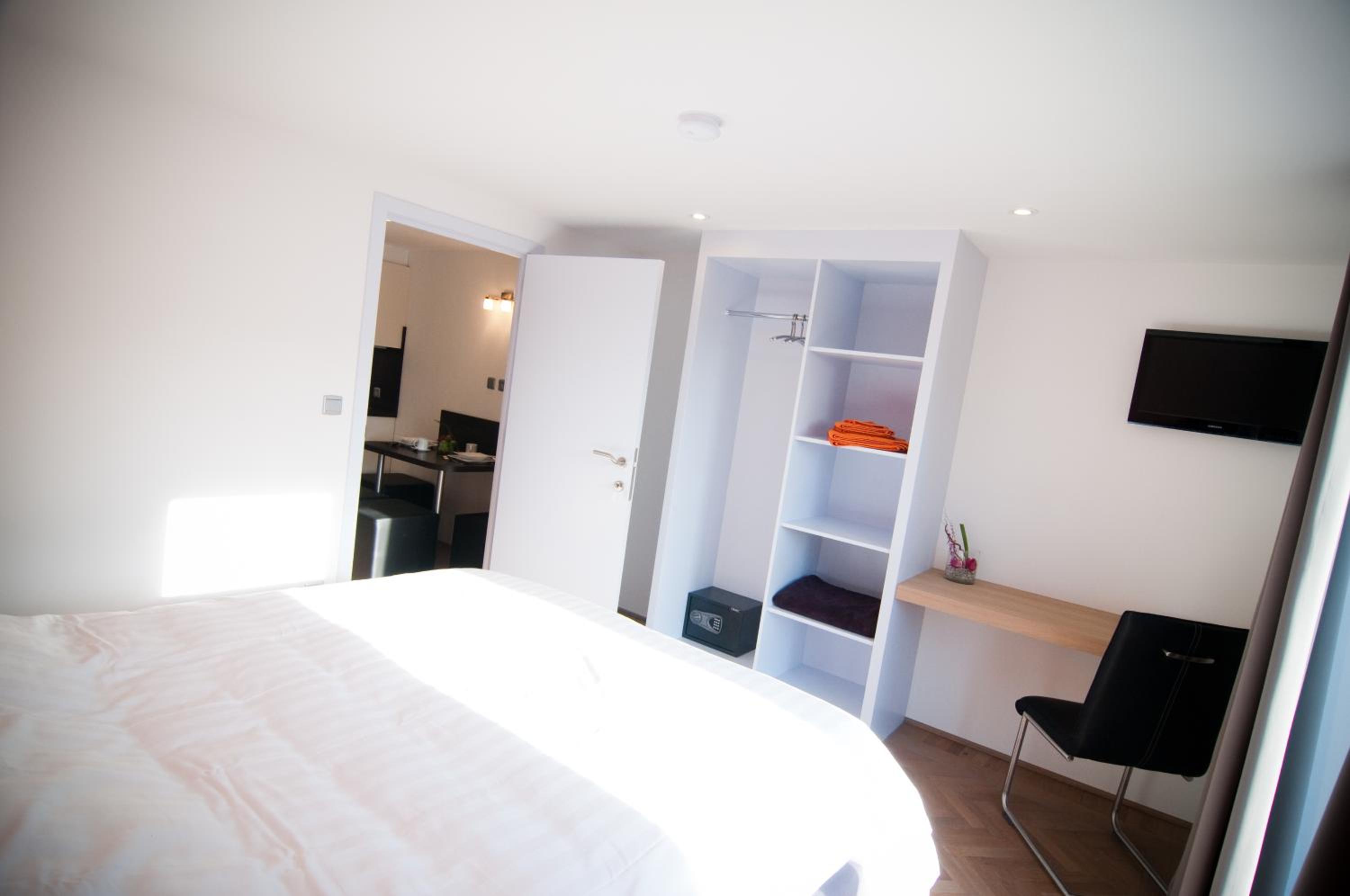 Apartment (2-4 Adults) photo 3