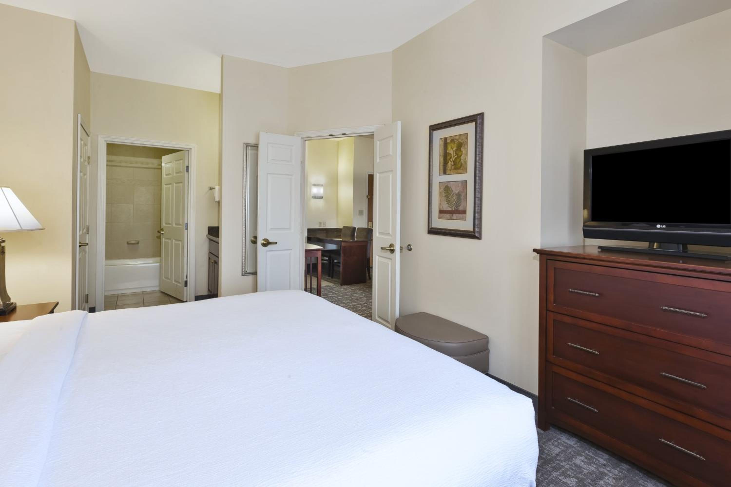 One-Bedroom King Suite with Sofa Bed - Photo 1