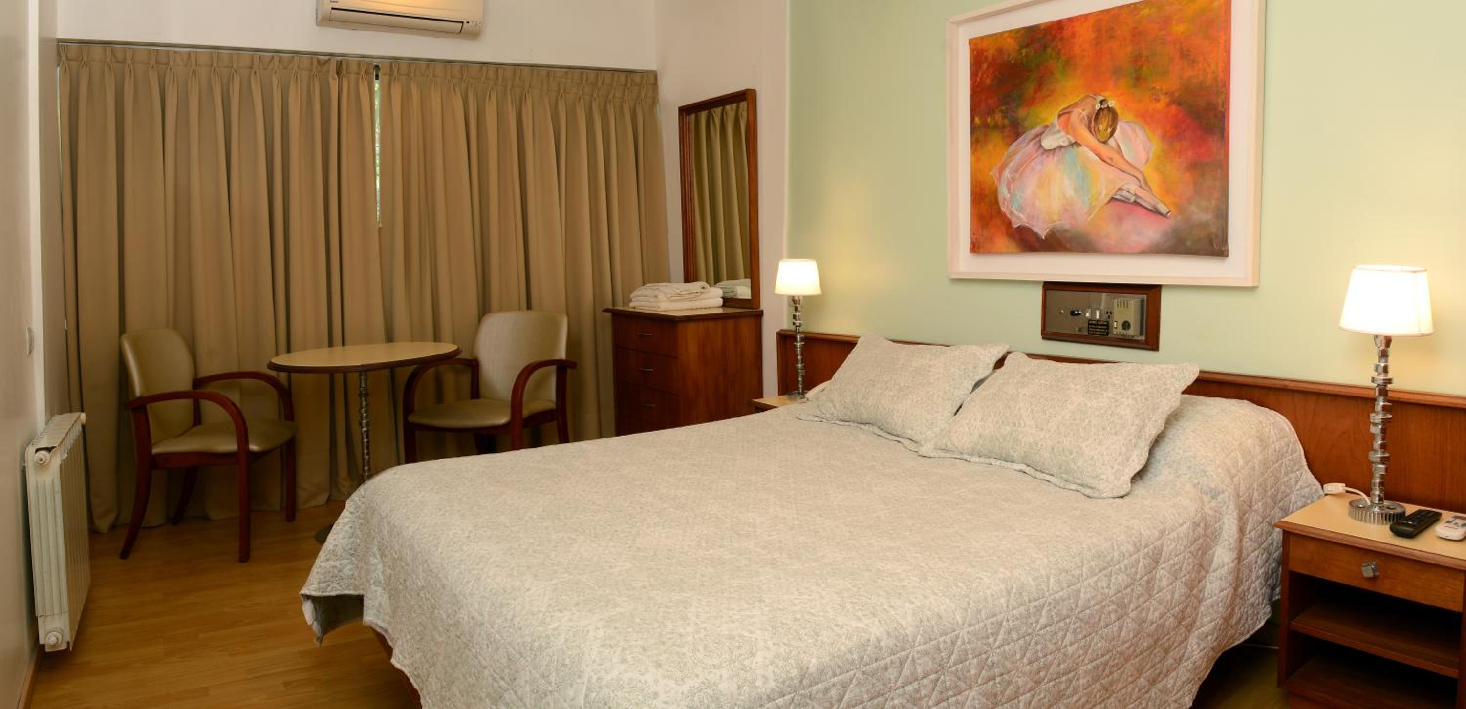 Double or Twin Room photo 3