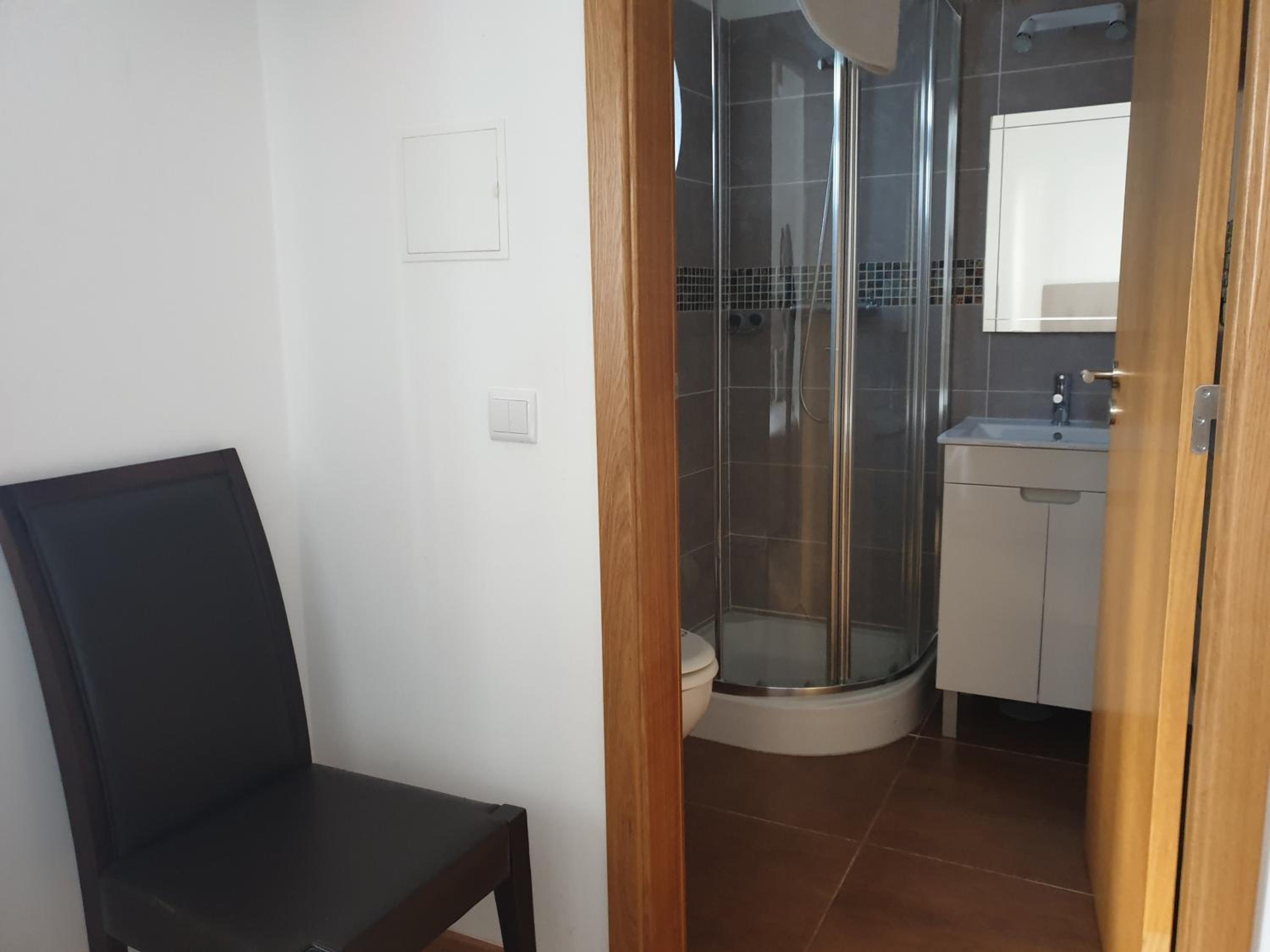 Twin Room - Photo 4