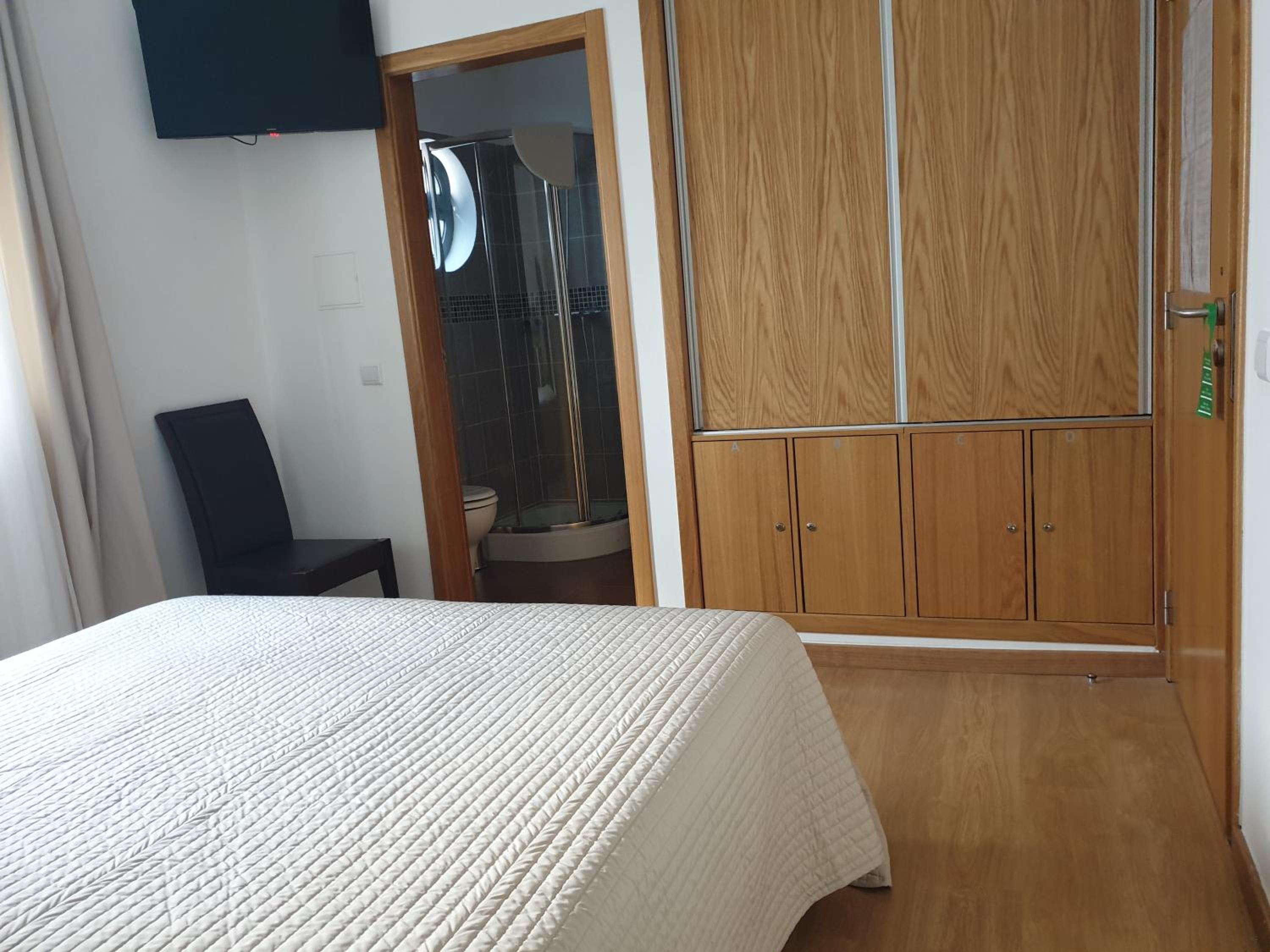 Double Room - Photo 4