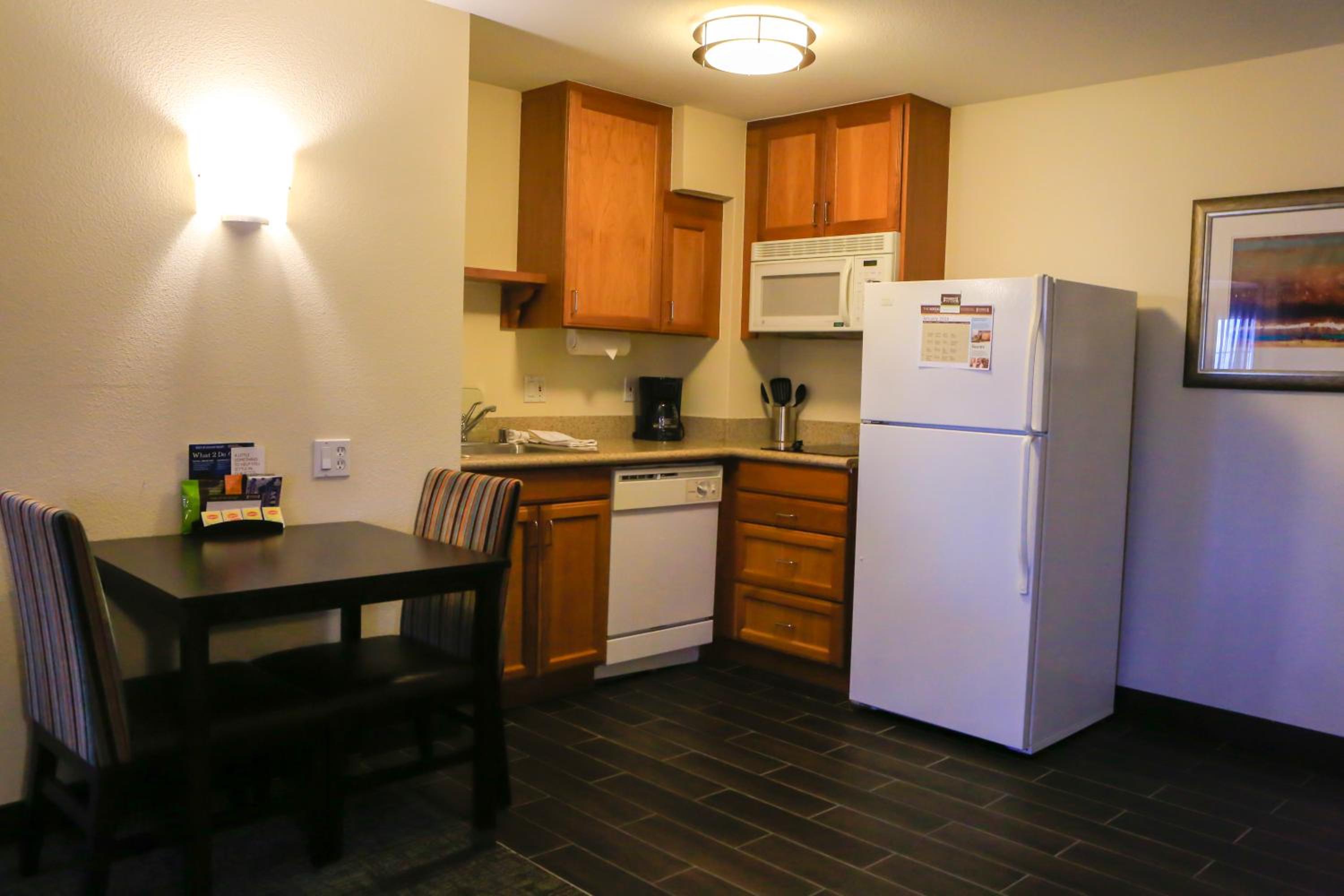 One-Bedroom Queen Suite -Non-Smoking