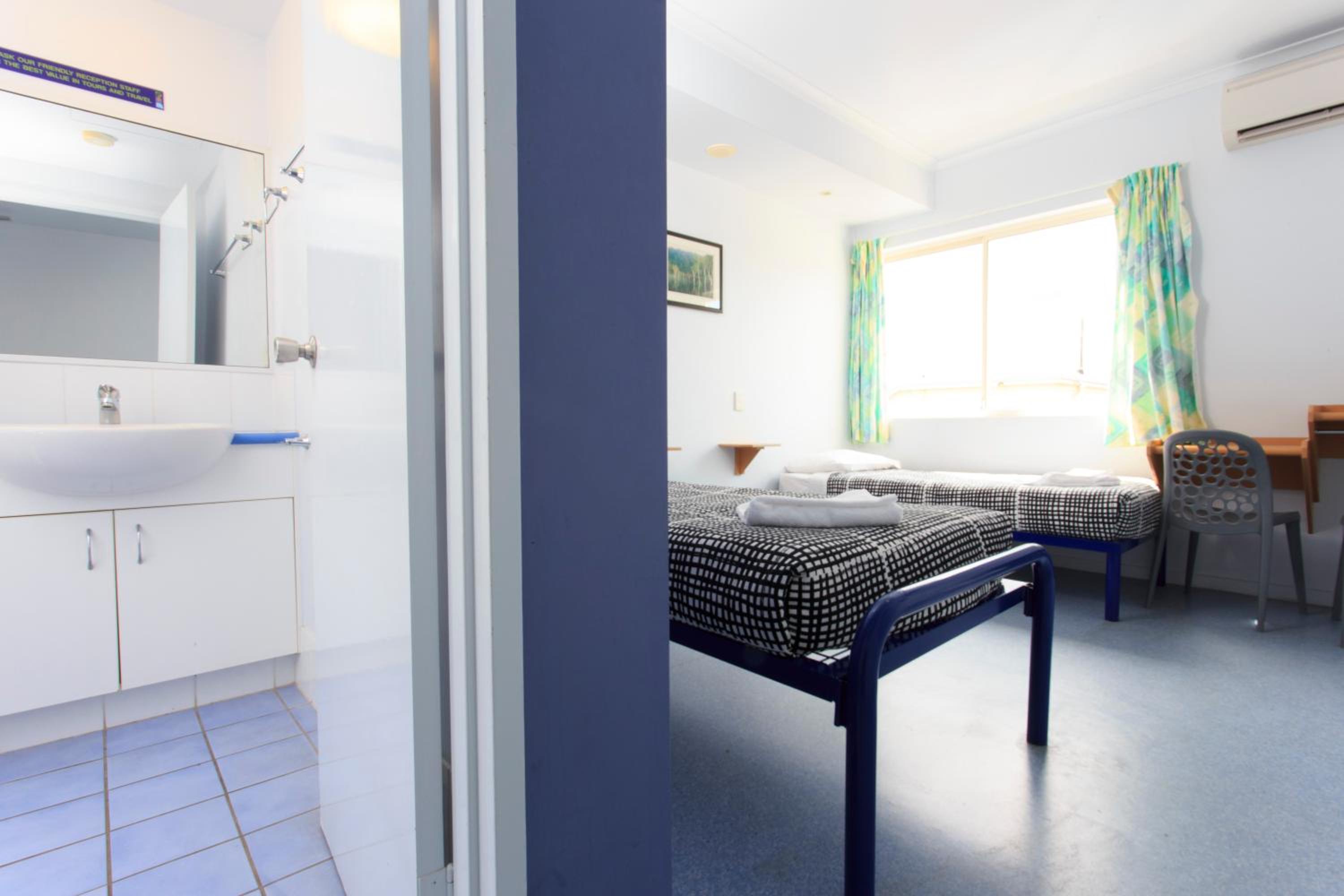 Twin Room with Private Bathroom thumbnail 6