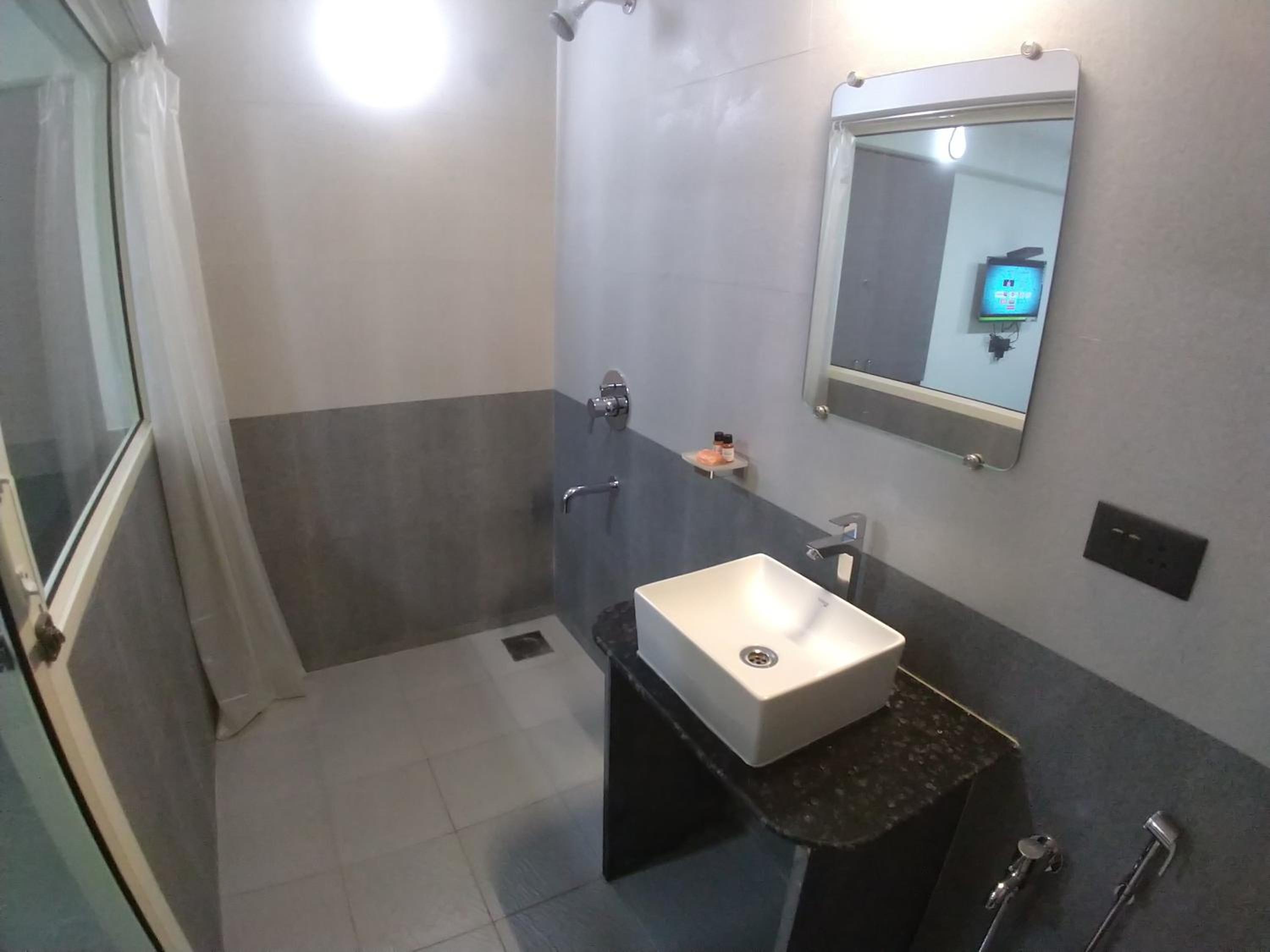 Double Room with Patio photo 2