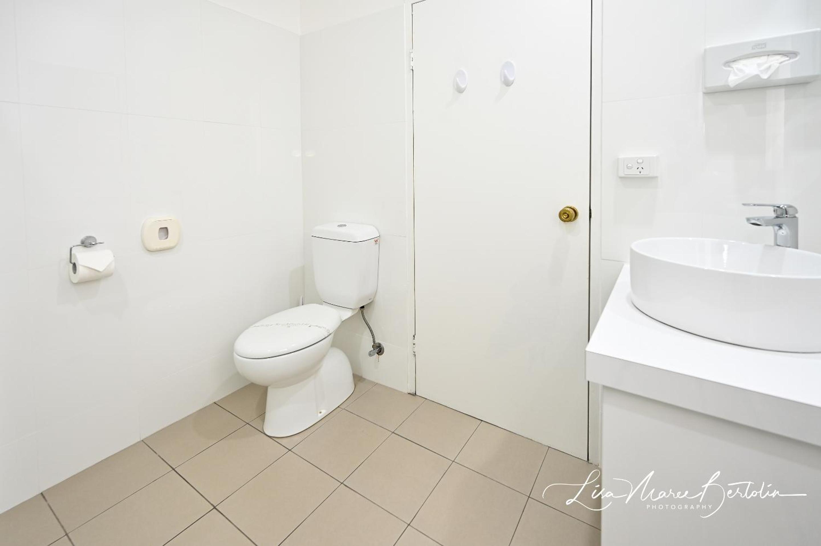Standard Queen Room photo 3