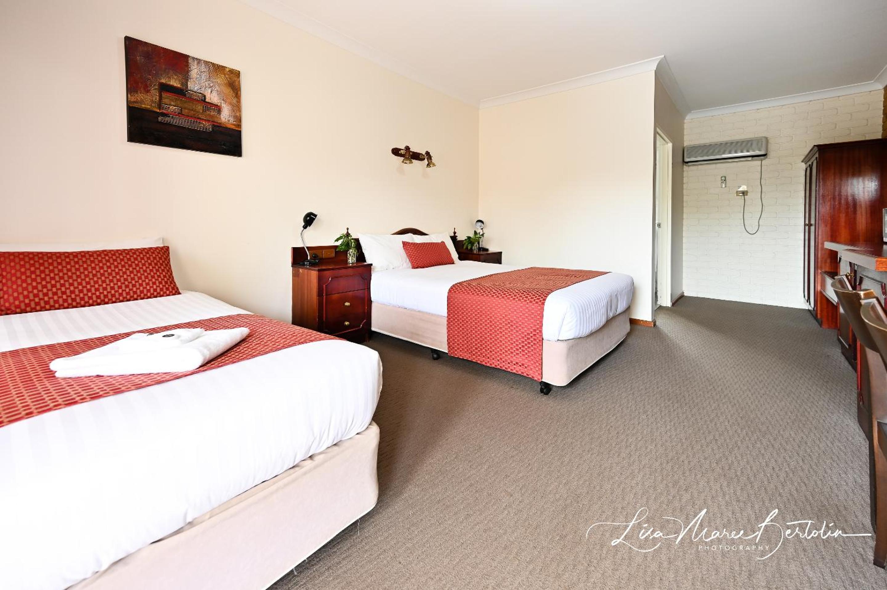Standard Twin Room photo 2