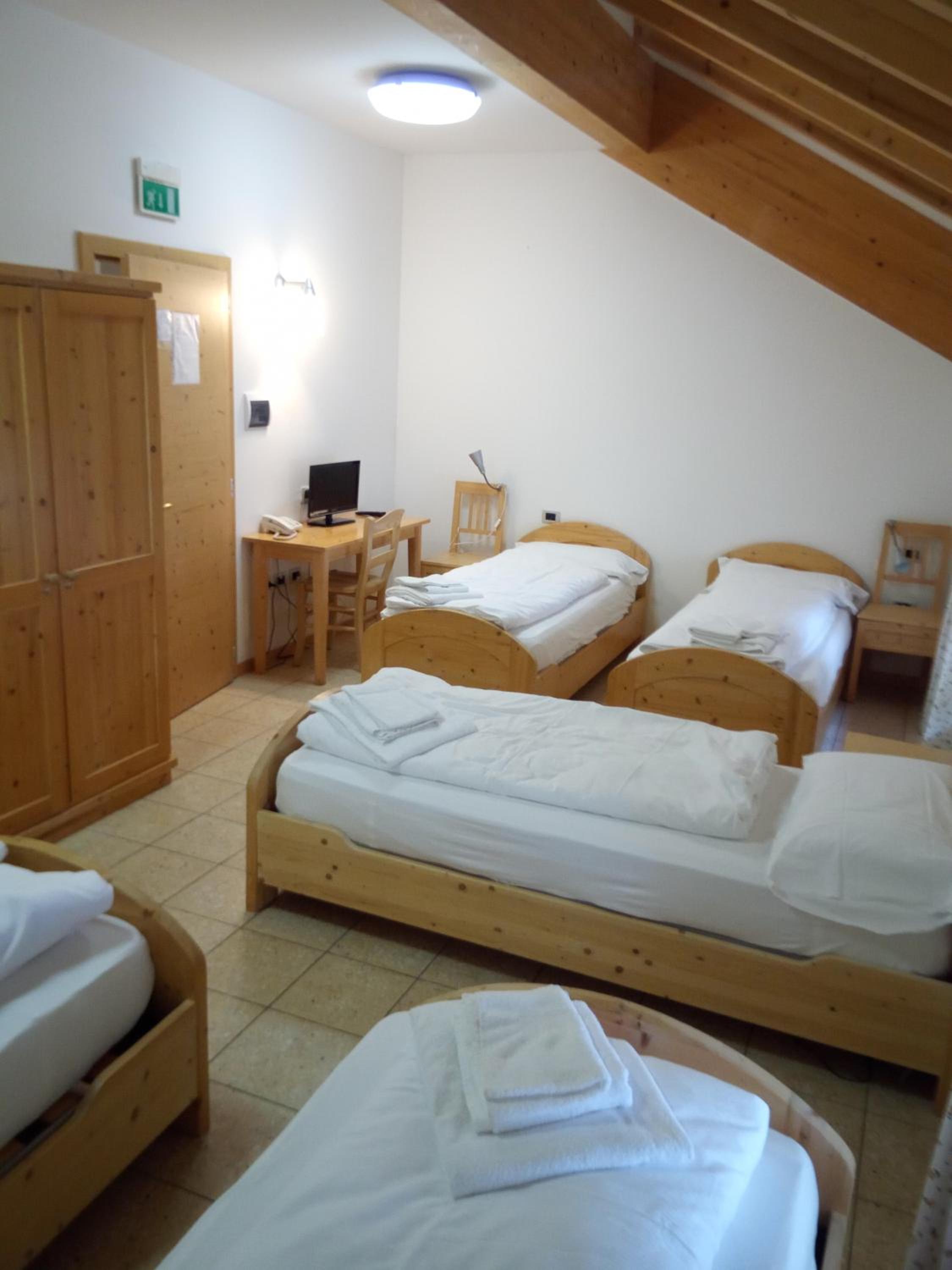 Comfort Triple Room with Shower photo 1