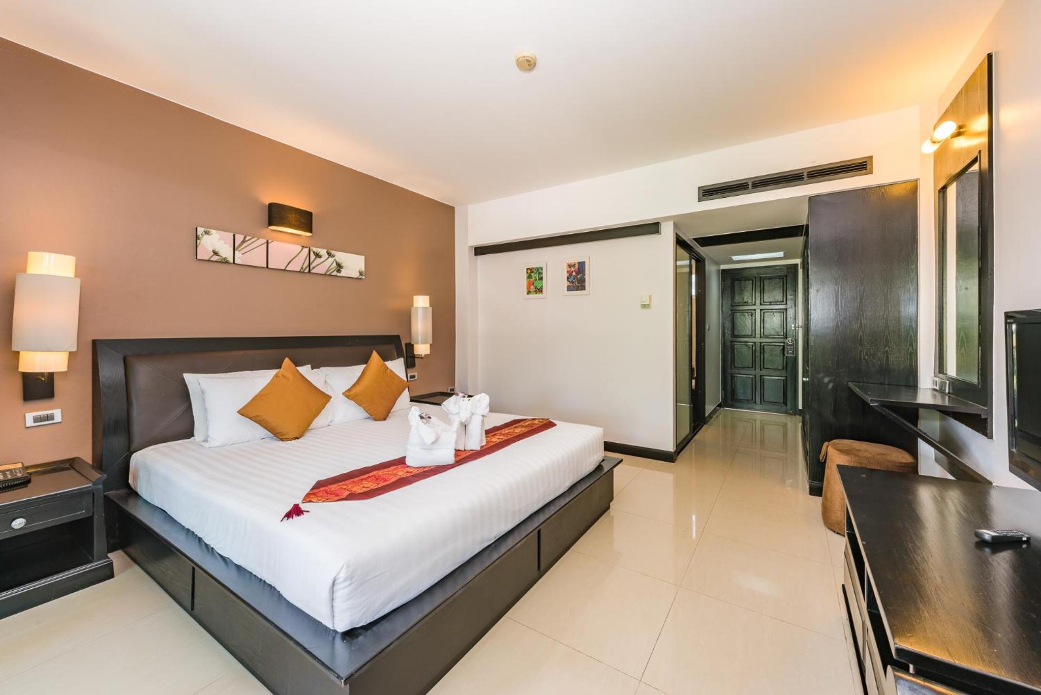 Deluxe Double or Twin Room - Photo 6