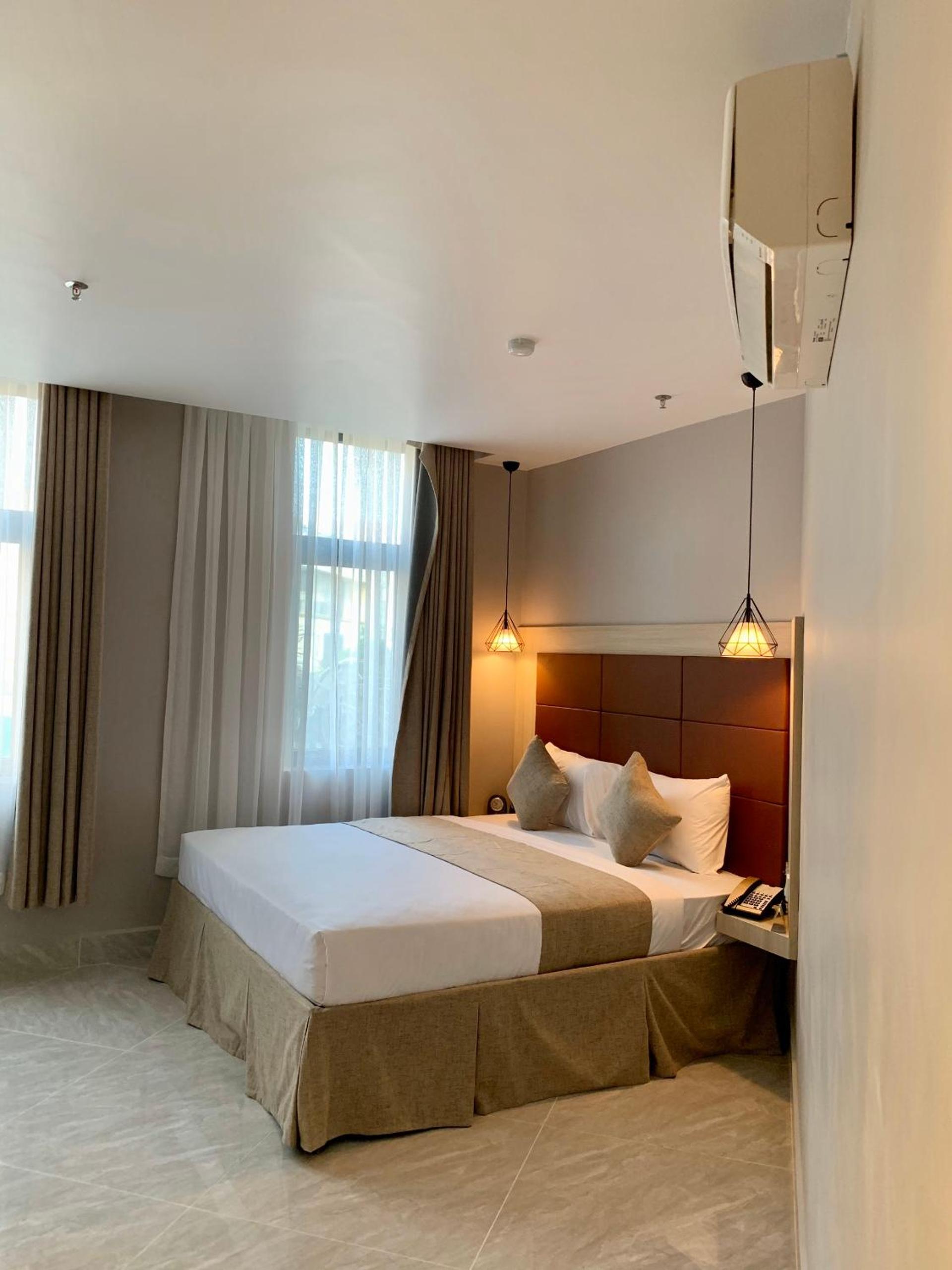 Deluxe Room - Photo 2