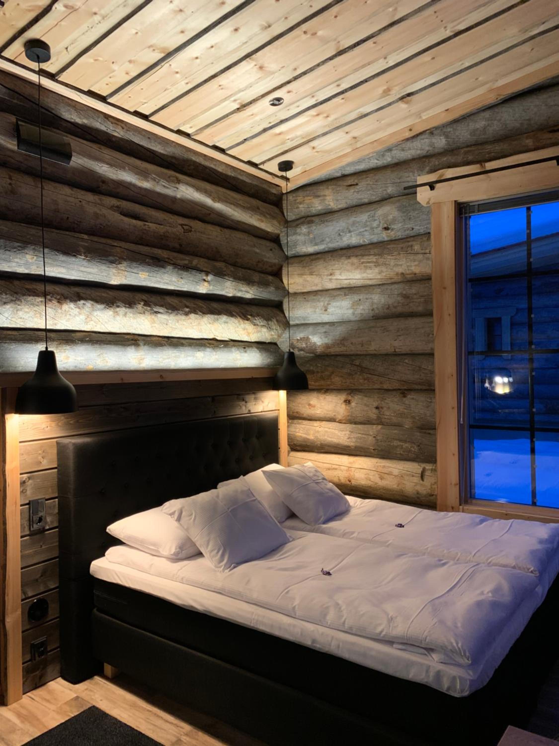 Log Cabin with Panoramic Views photo 1