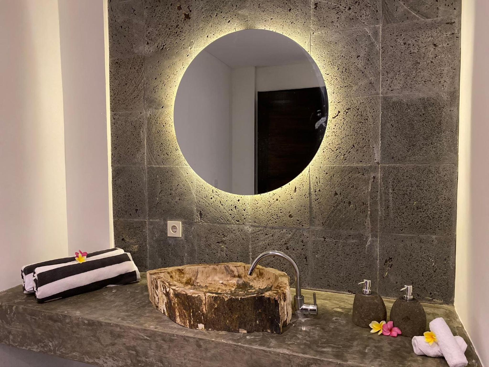 Deluxe Suite - Photo 2