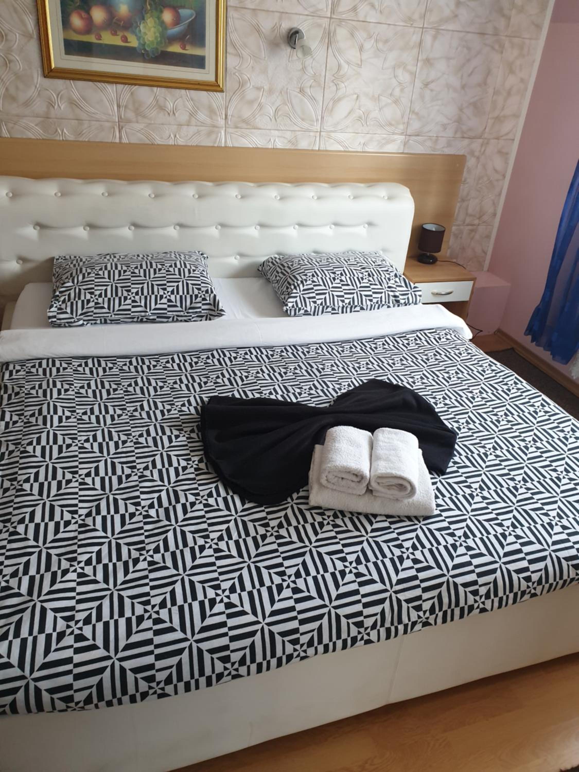 Deluxe Double or Twin Room - Photo 2
