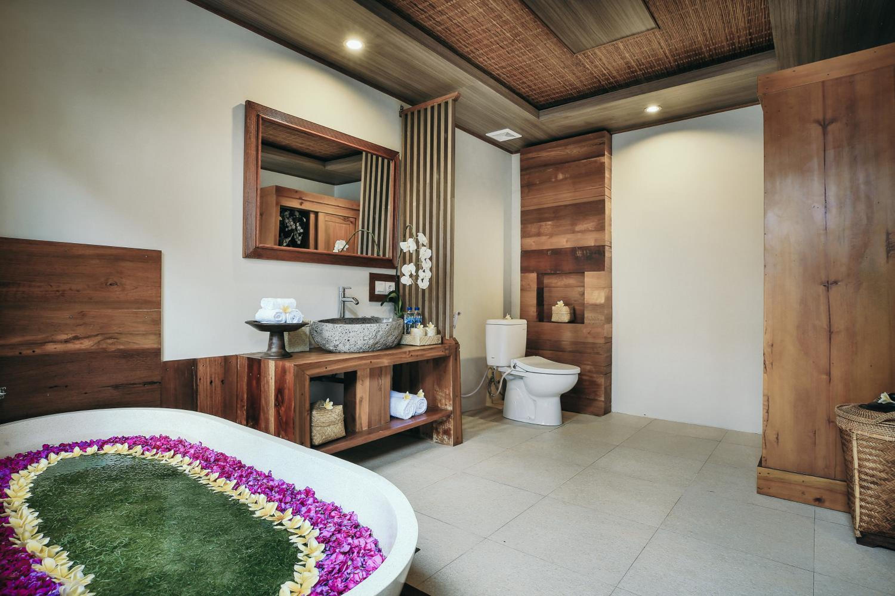 Suite - Photo 12