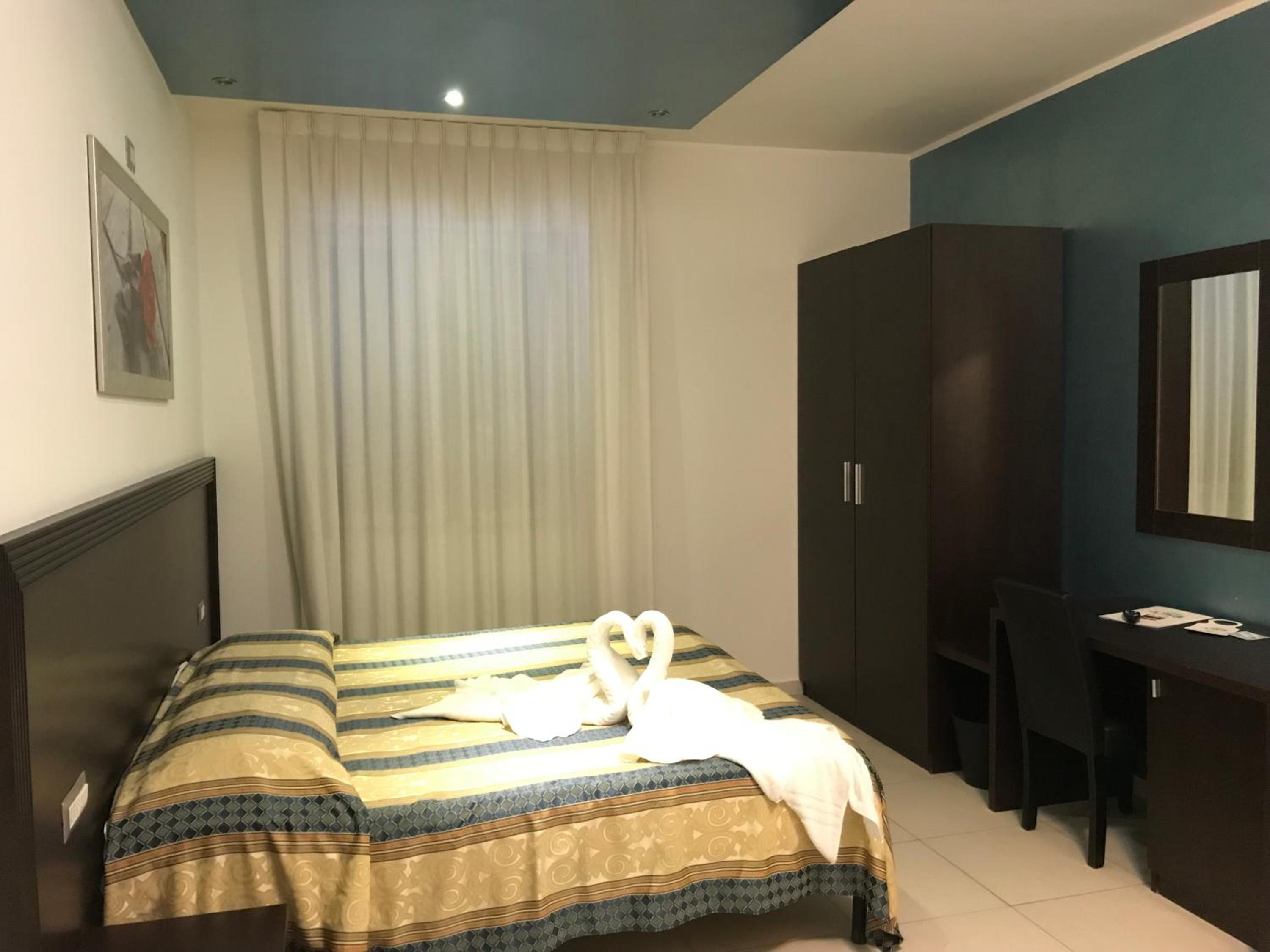 Classic Triple Room photo 2
