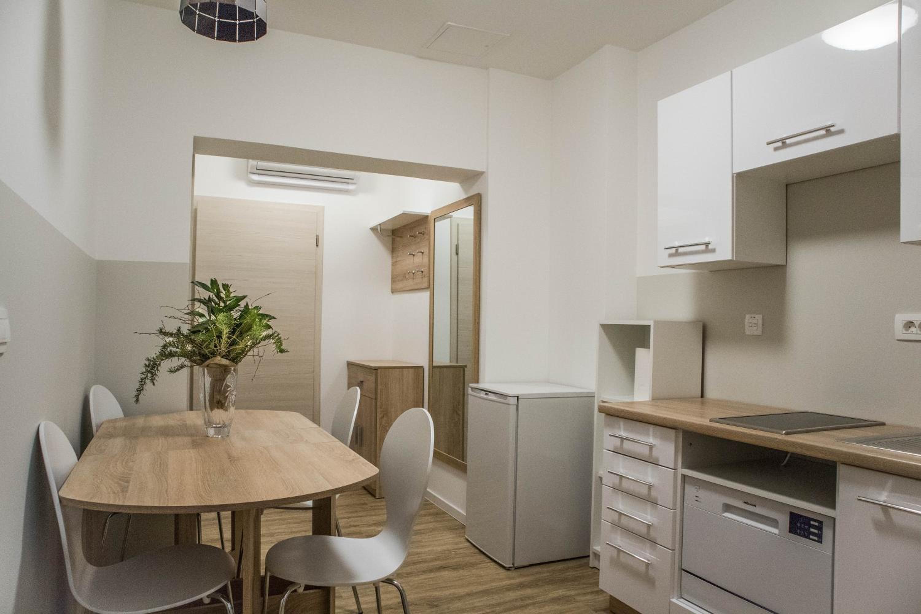 Two-Bedroom Apartment - Photo 2