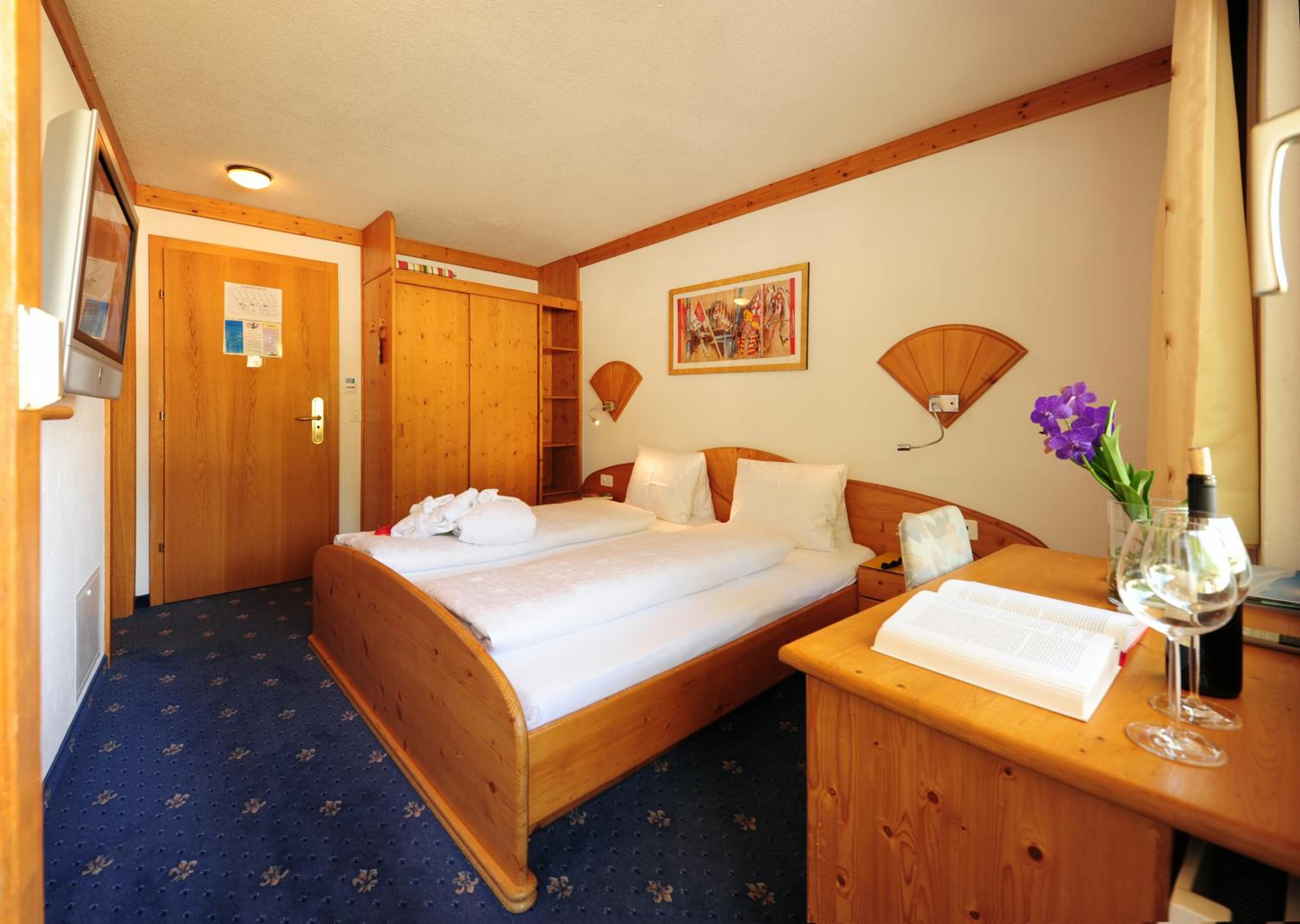 Standard Double Room with Balcony photo 3