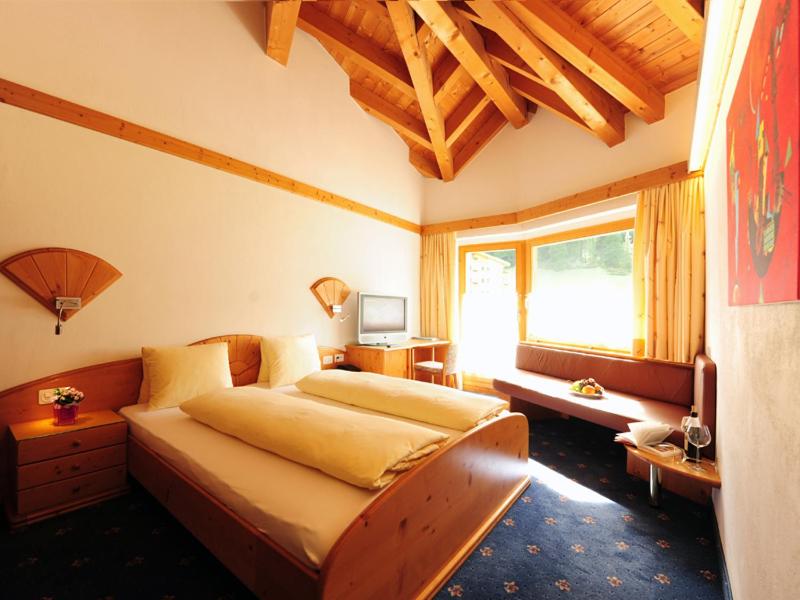 Superior Double Room with South-Facing Balcony photo 1