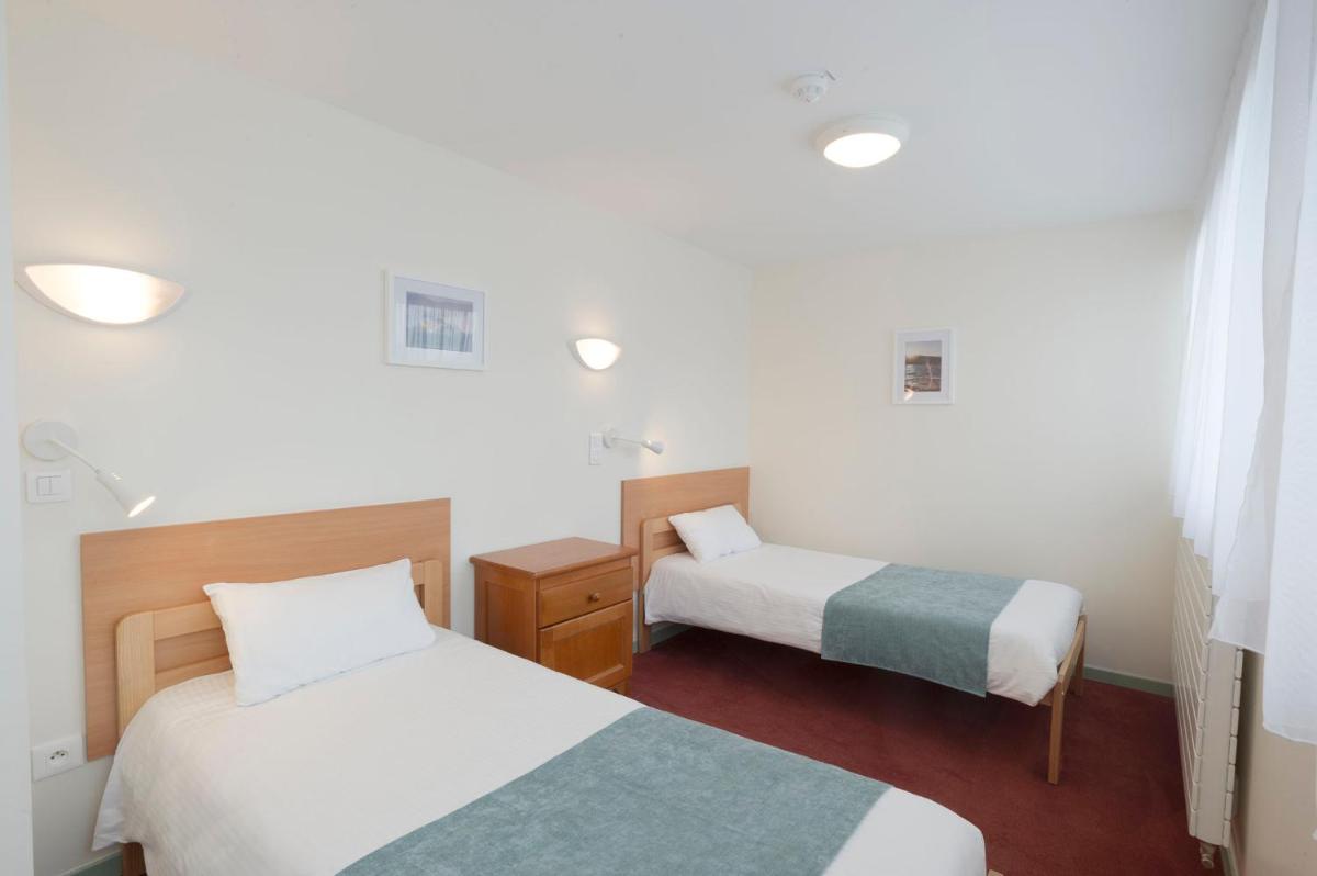 Economy Twin Room photo 2