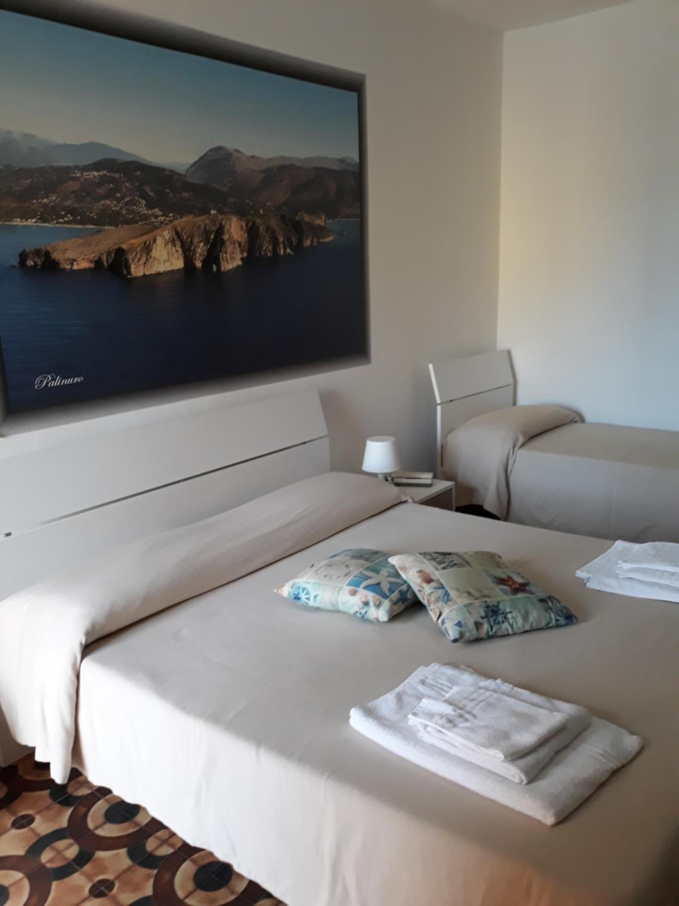 Standard Triple Room with Sea View photo 1